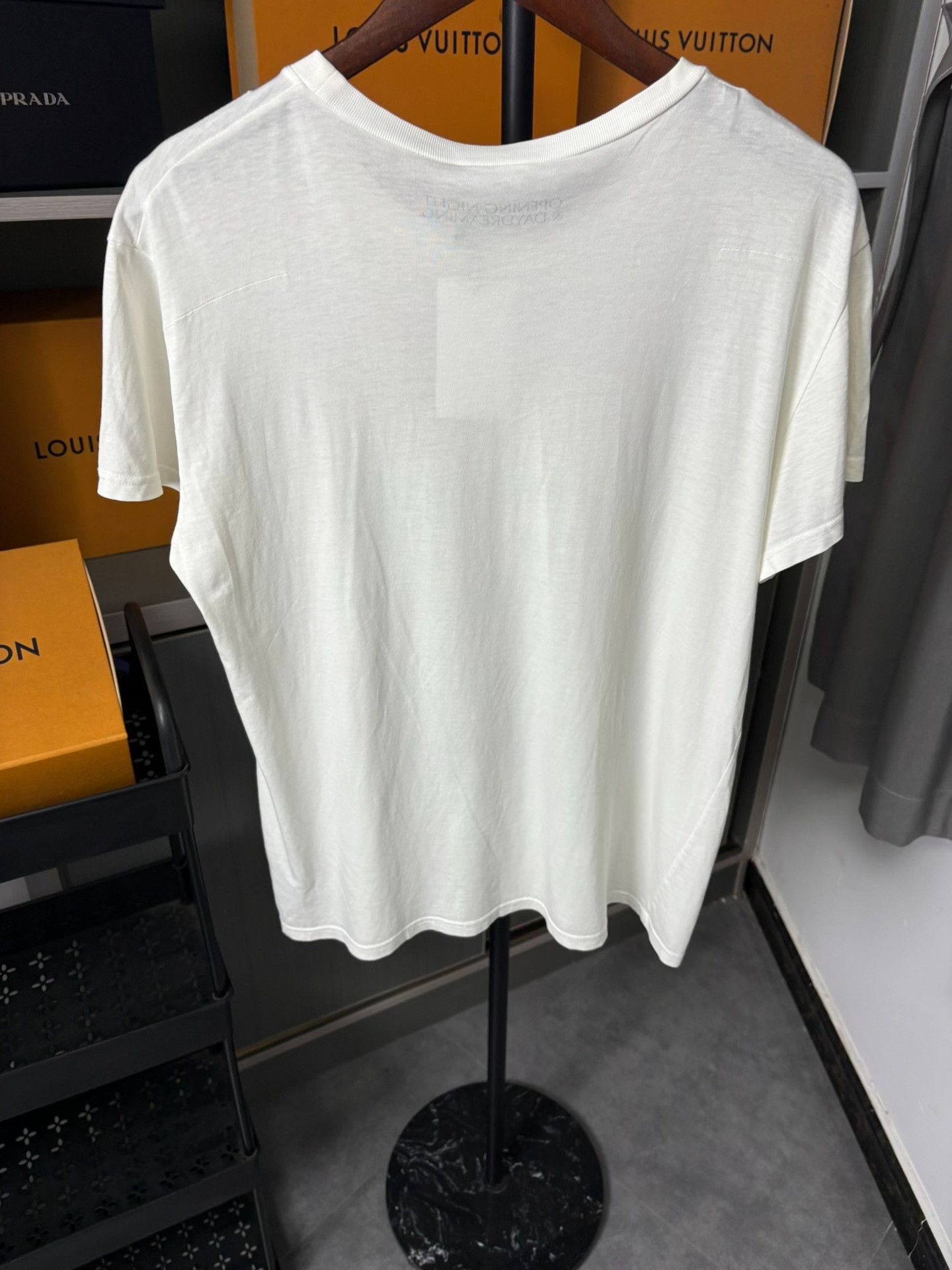 Dior Dior White T-Shirt L Men Size US L / EU 52-54 / 3 - 5 Thumbnail