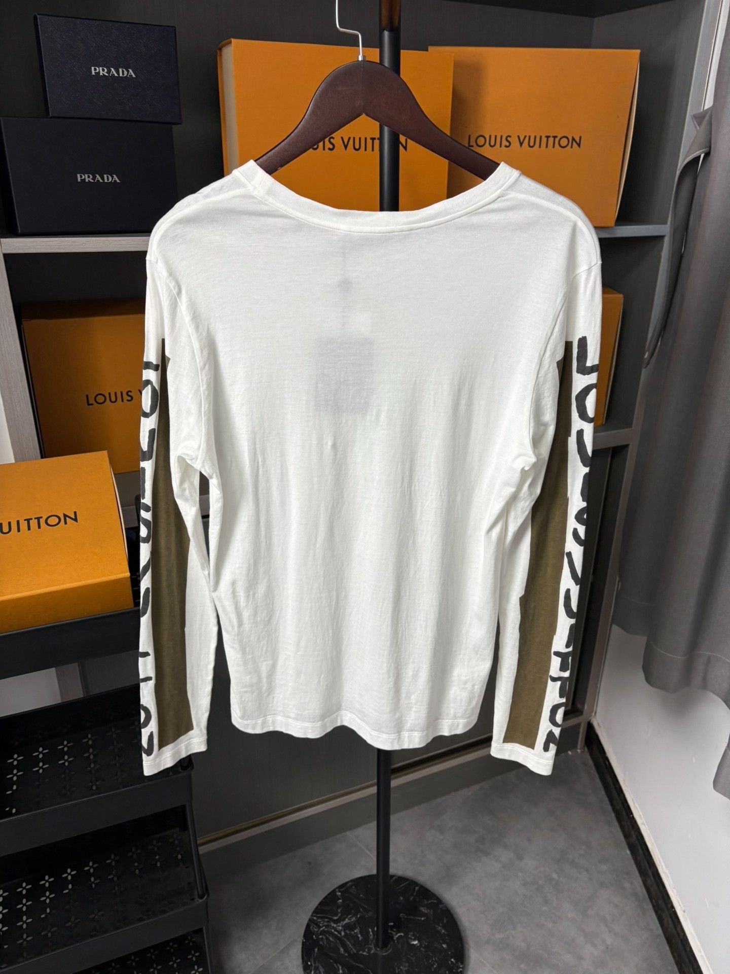 Louis Vuitton Louis Vuitton White T-Shirt S Men Size US S / EU 44-46 / 1 - 4 Thumbnail