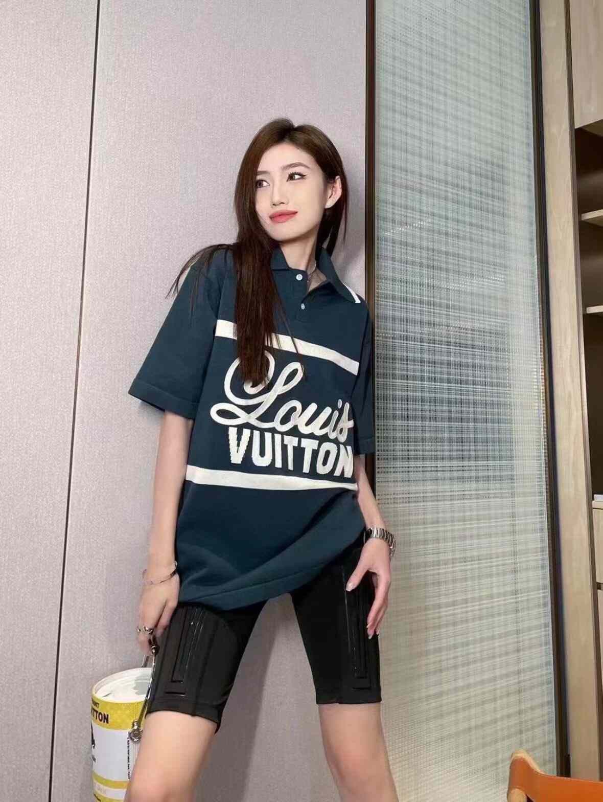 Louis Vuitton Louis Vuitton FW22 Letter Print Polo Shirt Size US S / EU 44-46 / 1 - 8 Thumbnail