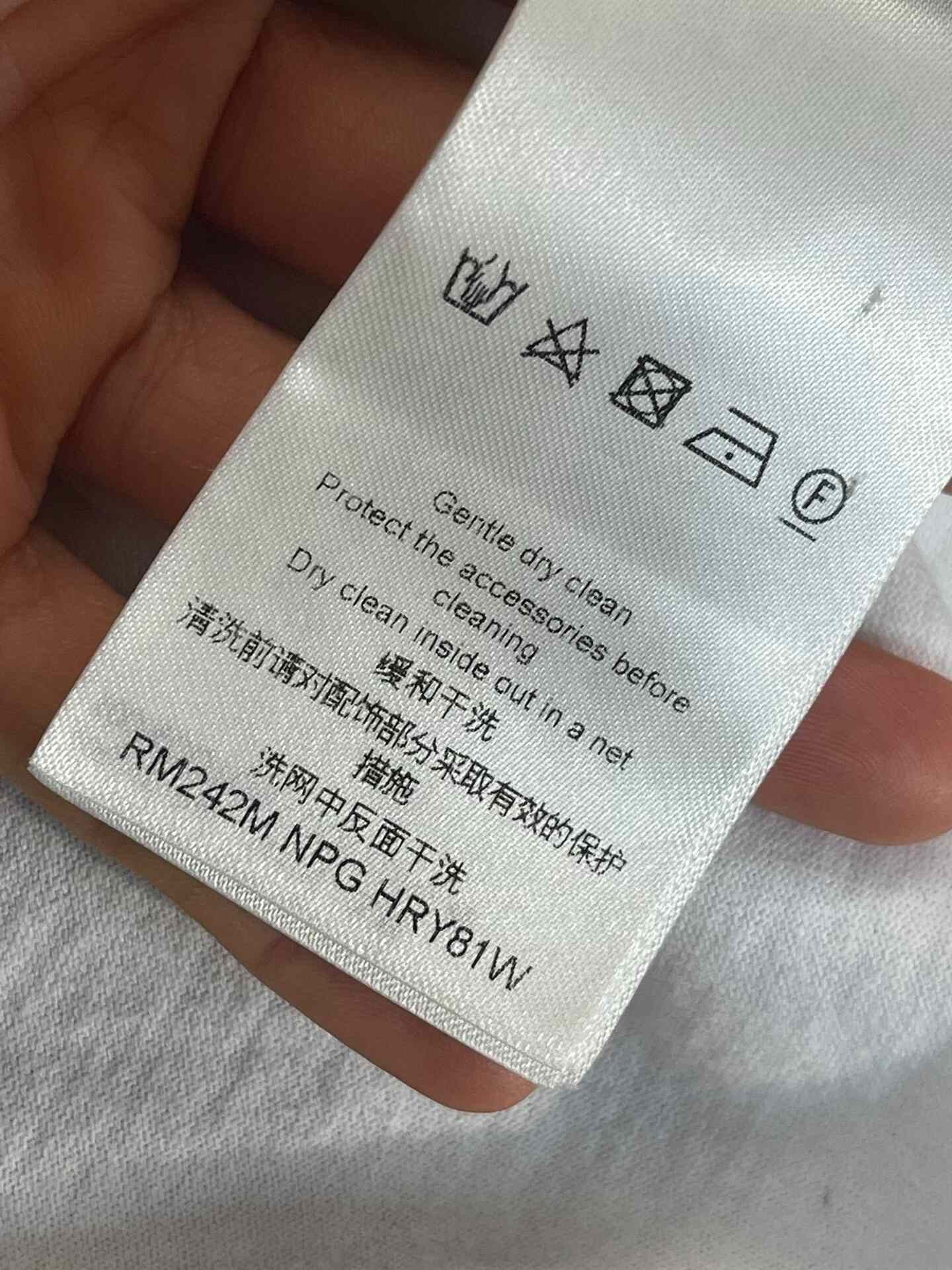 Louis Vuitton Louis Vuitton Logo Embroidered Crewneck T-Shirt Size US S / EU 44-46 / 1 - 5 Thumbnail