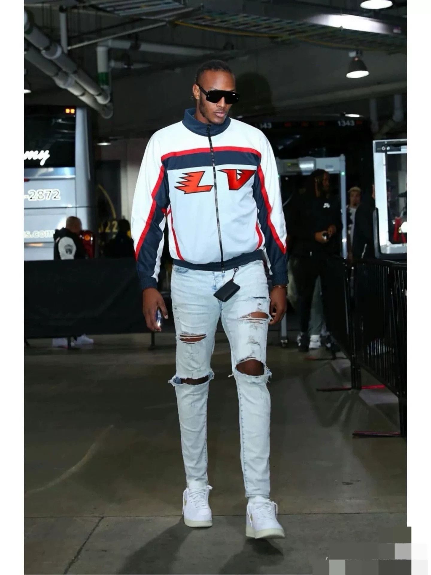 Louis Vuitton Louis Vuitton FW22 Logo Hockey Jacket Men Size US S / EU 44-46 / 1 - 7 Thumbnail