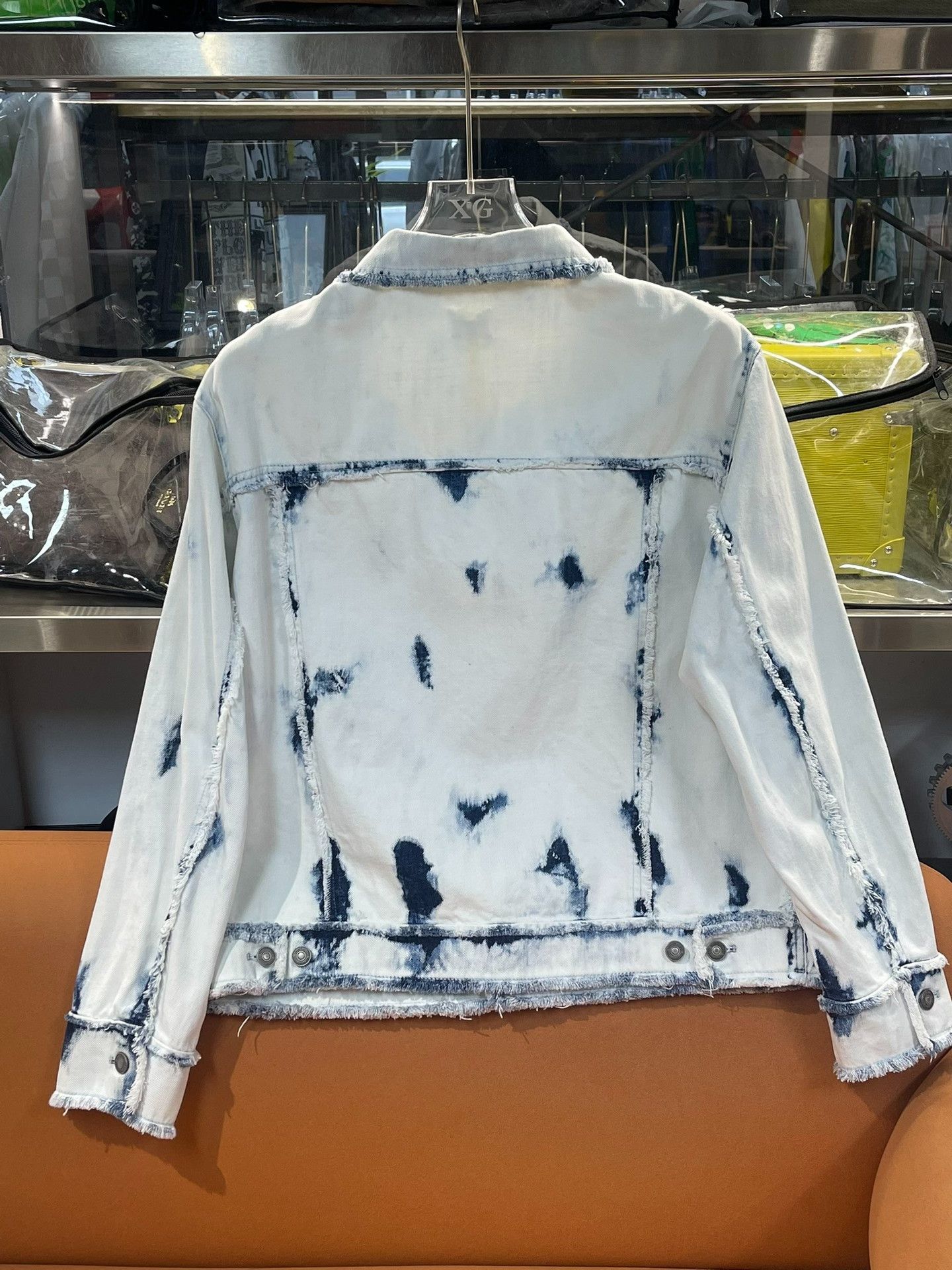 Dior DIOR Embroidered Bee Ice Dye Denim Jacket Size S / US 4 / IT 40 - 2 Thumbnail