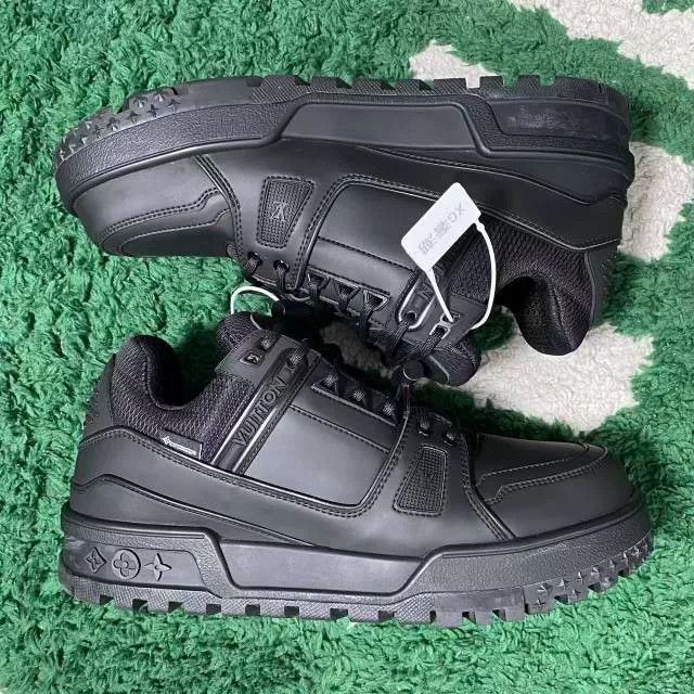 Louis Vuitton LV Trainer Maxi Crocodile Embossed Size US 7.5 / EU 40-41 - 2 Thumbnail
