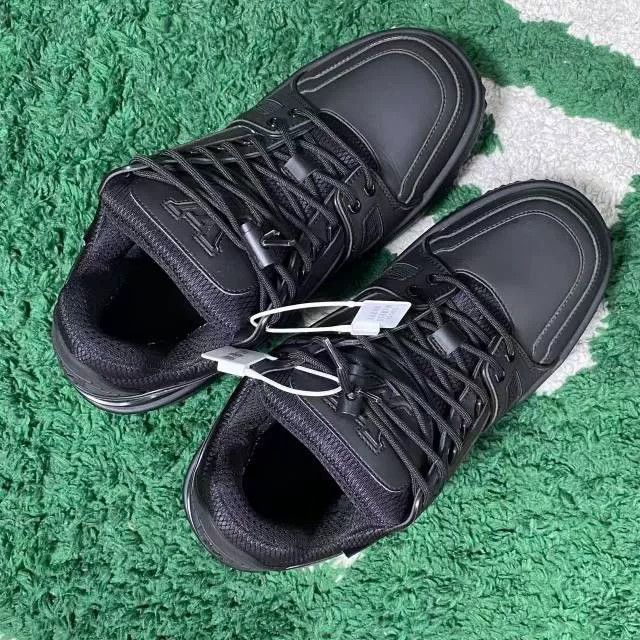 Louis Vuitton LV Trainer Maxi Crocodile Embossed Size US 7.5 / EU 40-41 - 4 Thumbnail