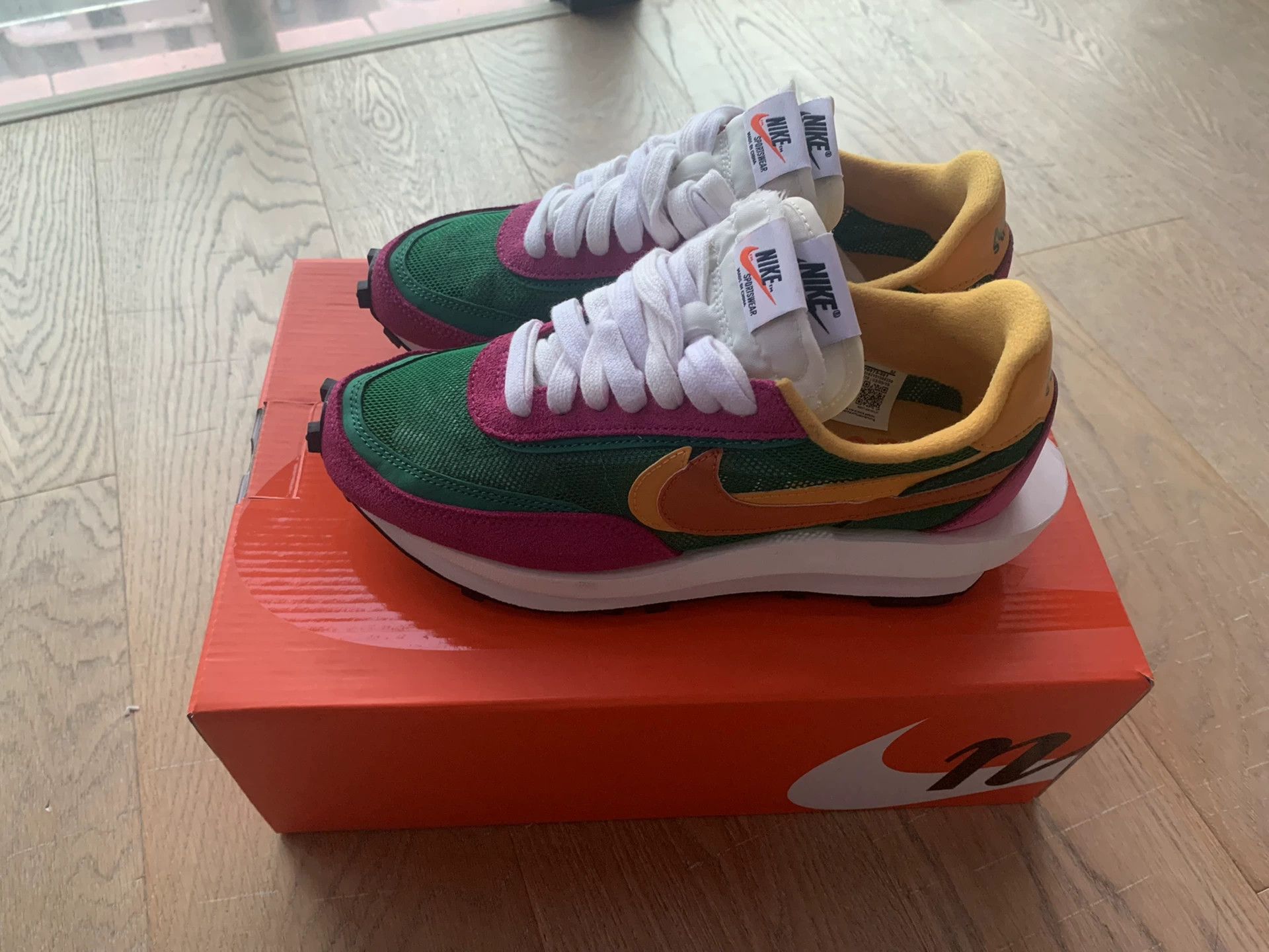 Sacai Sacai Nike Waffle Pink Green Size US 6 / EU 39 - 2 Thumbnail