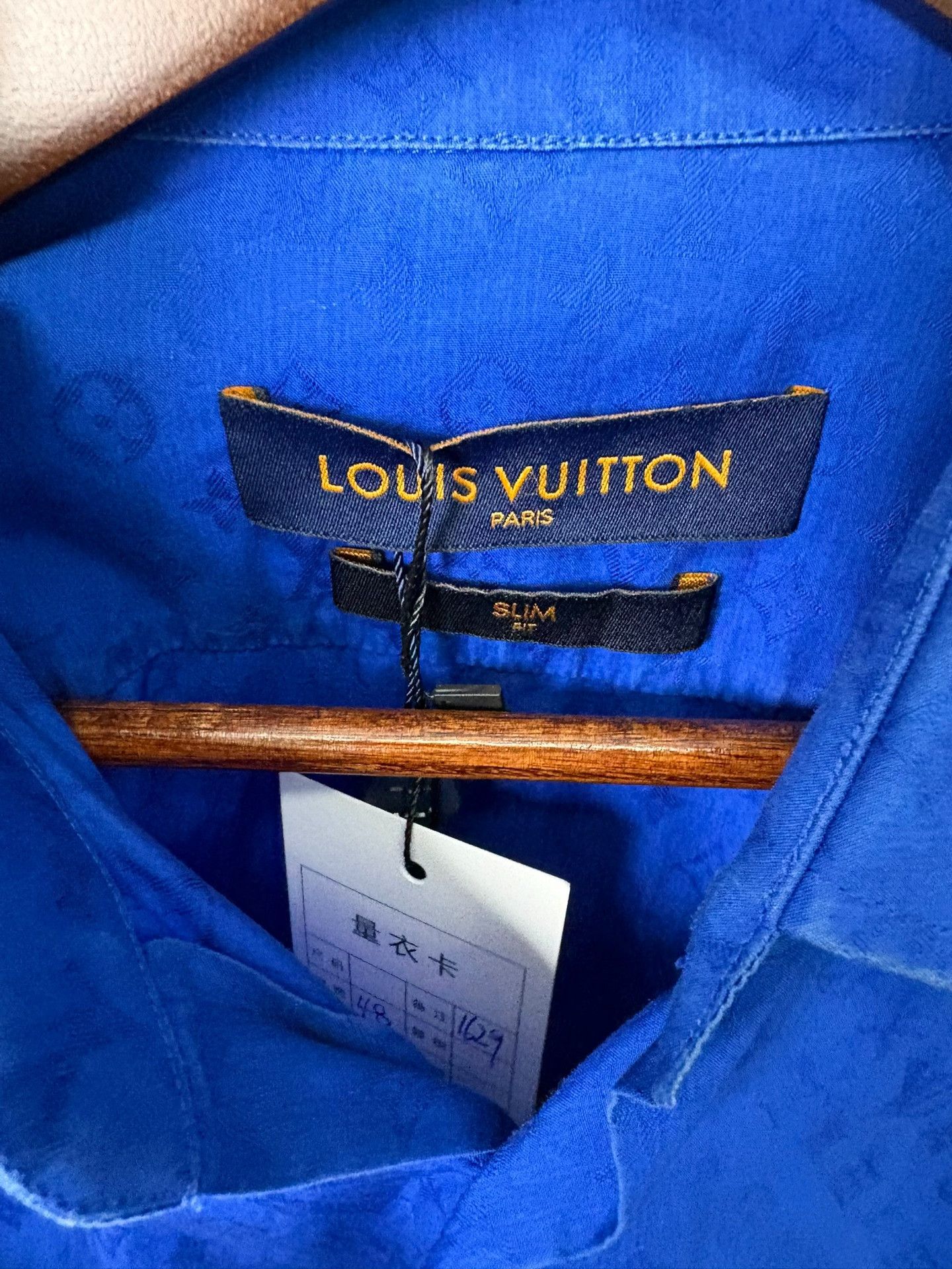 Louis Vuitton Louis Vuitton Blue Shirt L Men Size US L / EU 52-54 / 3 - 2 Thumbnail
