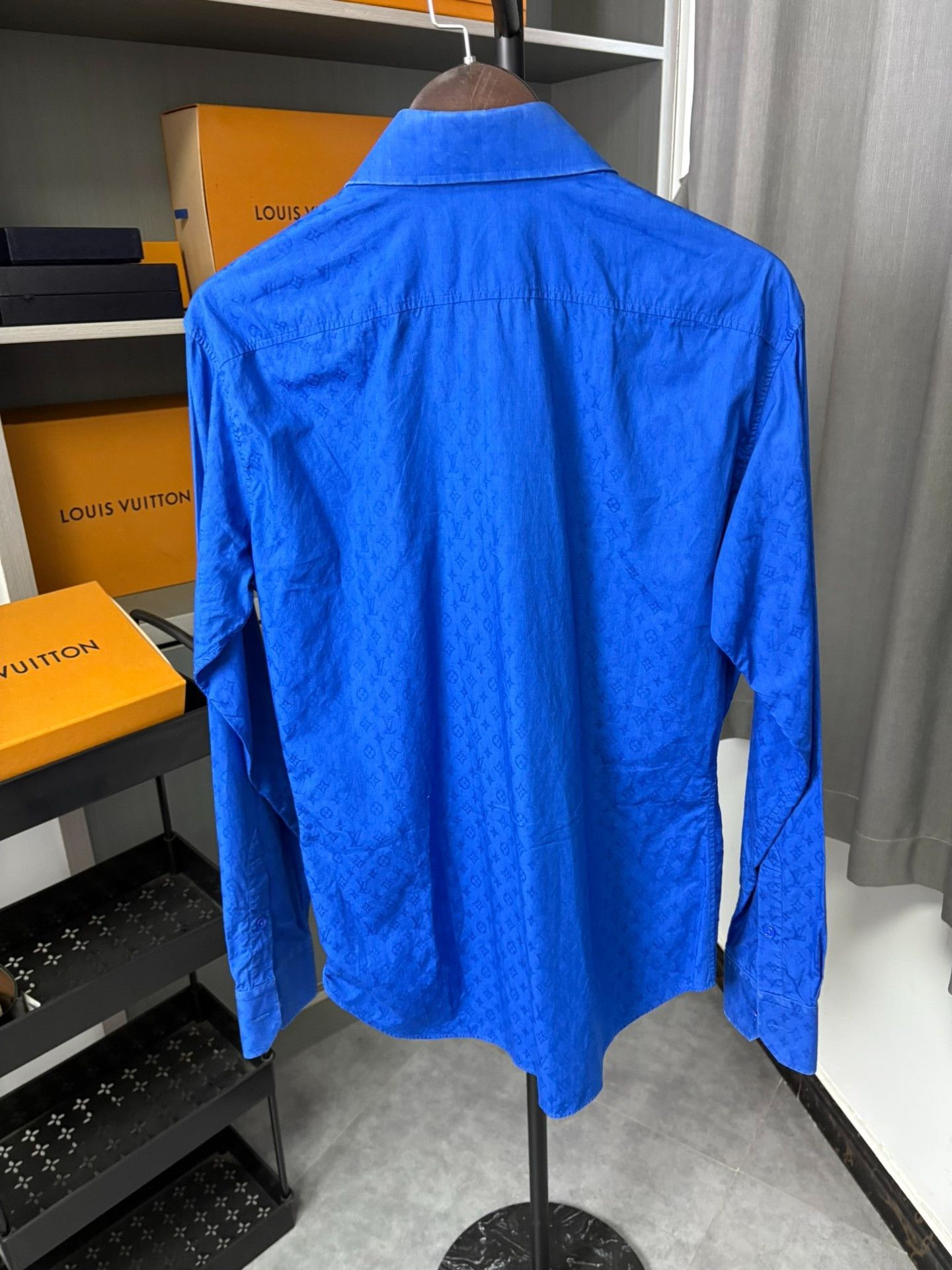 Louis Vuitton Louis Vuitton Blue Shirt L Men Size US L / EU 52-54 / 3 - 4 Thumbnail