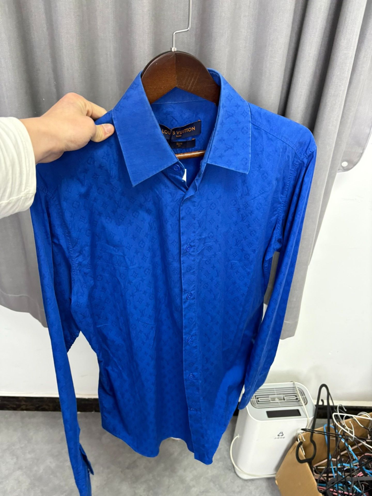 Louis Vuitton Louis Vuitton Blue Shirt L Men Size US L / EU 52-54 / 3 - 8 Thumbnail