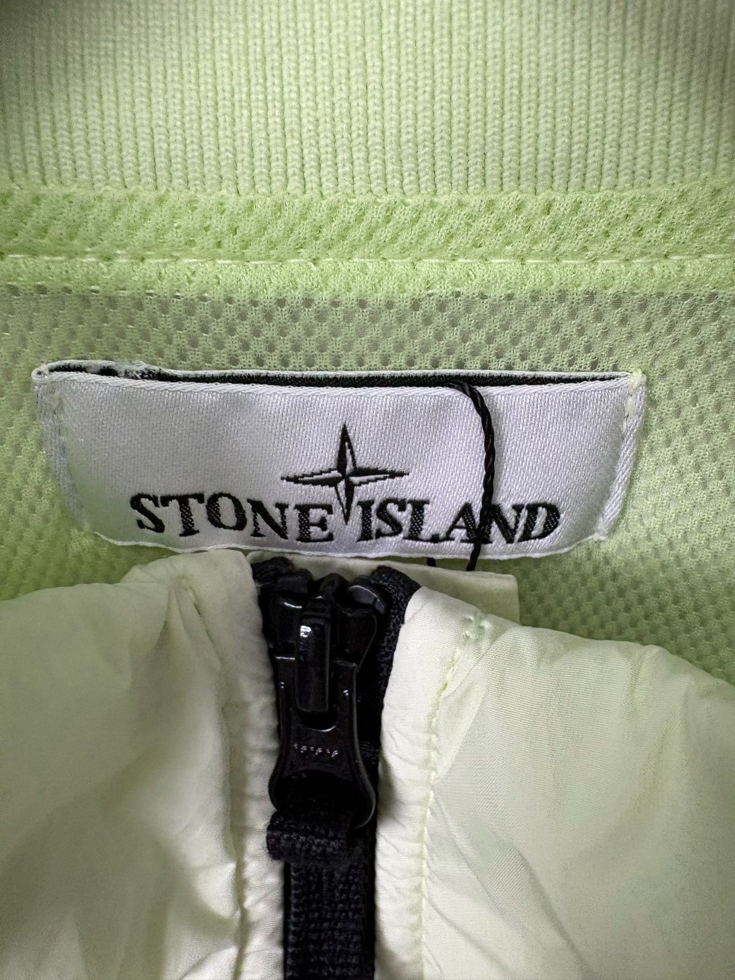 Stone Island Stone Island Glow Green Light Jacket L Men Size US L / EU 52-54 / 3 - 3 Thumbnail