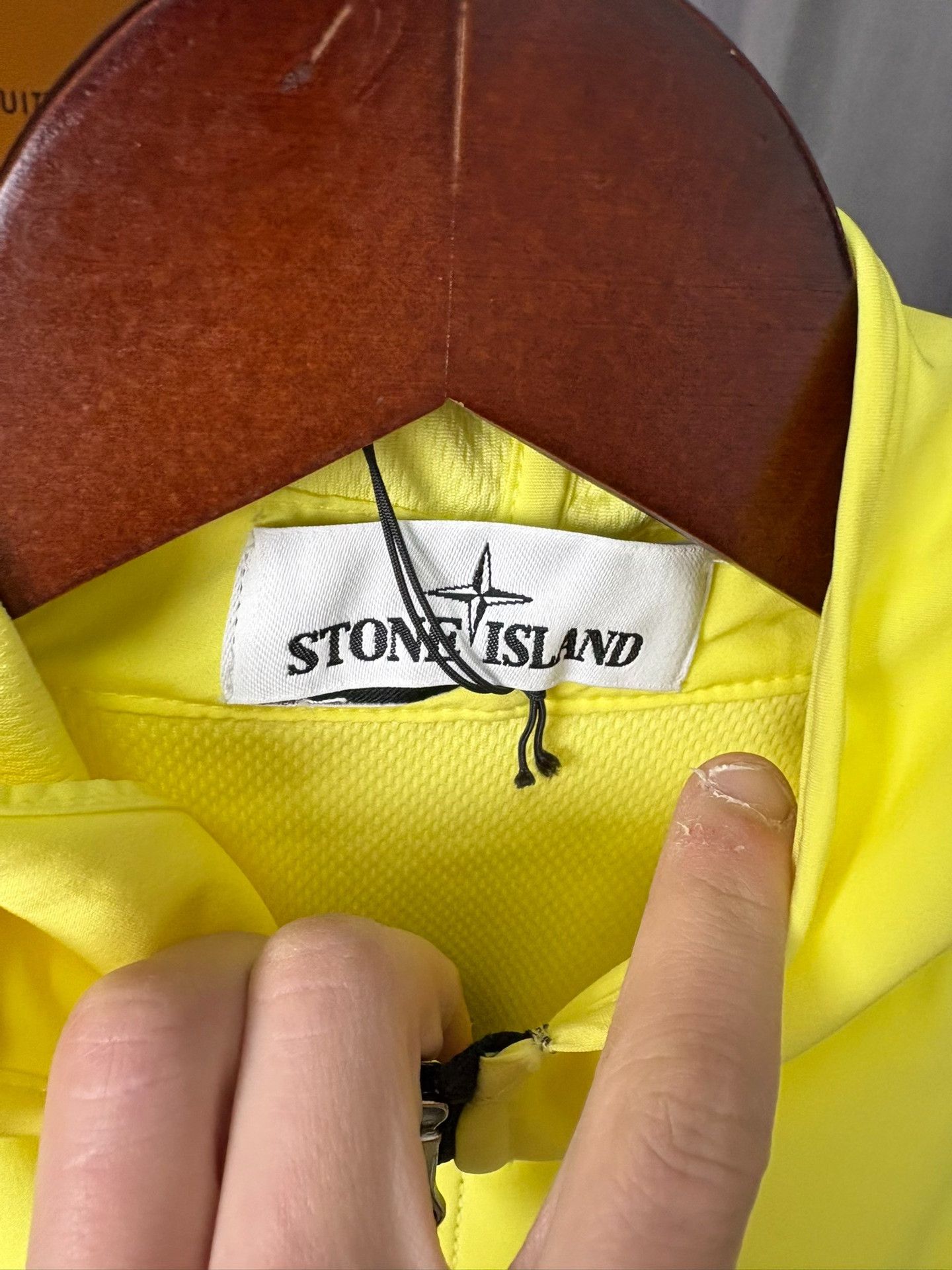 Stone Island Stone Island Glow Yellow Light Jacket S Men Size US S / EU 44-46 / 1 - 3 Thumbnail
