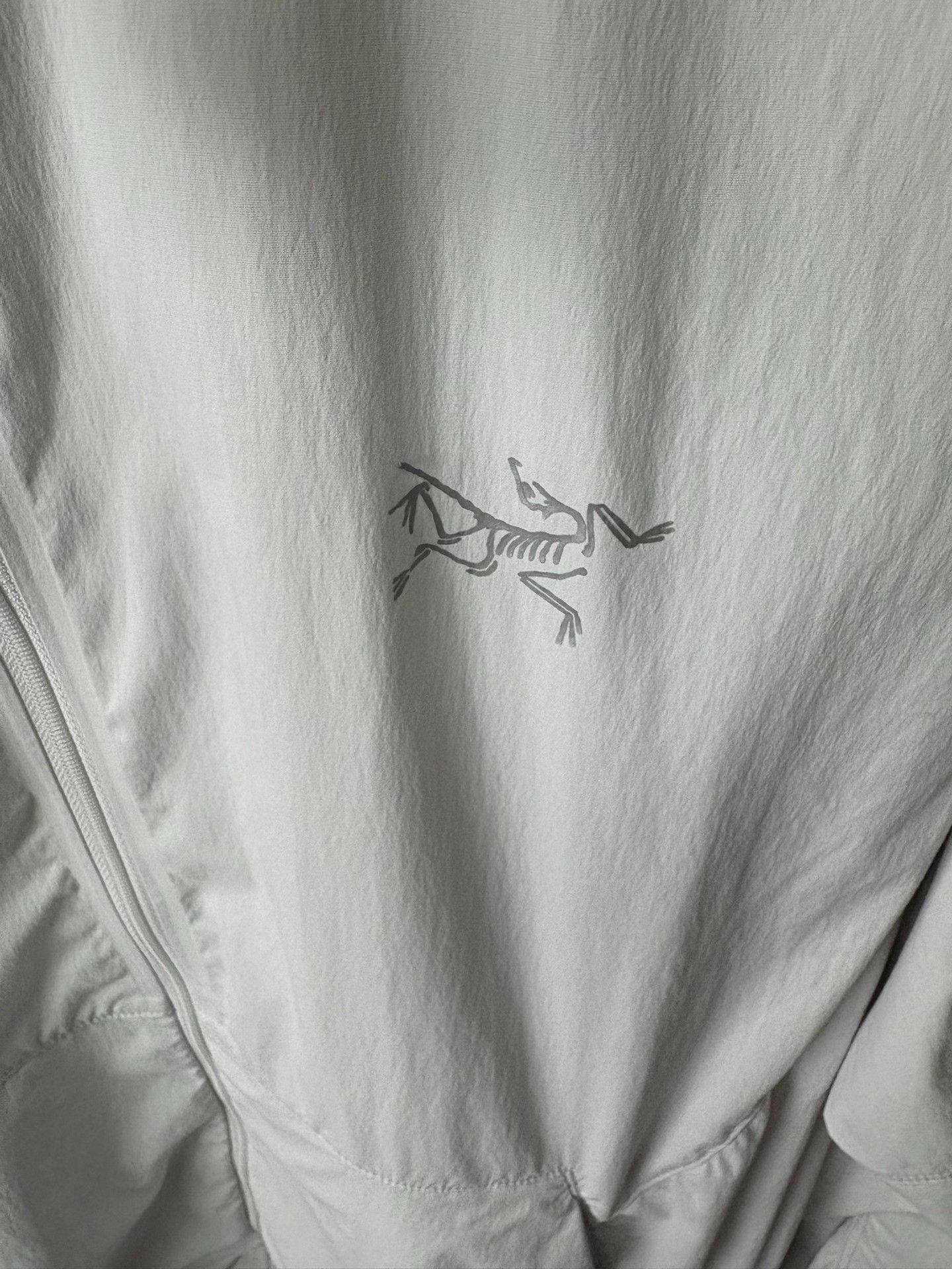 Arc'teryx Arc'teryx Cropped White Light Jacket M Men Size US M / EU 48-50 / 2 - 2 Thumbnail