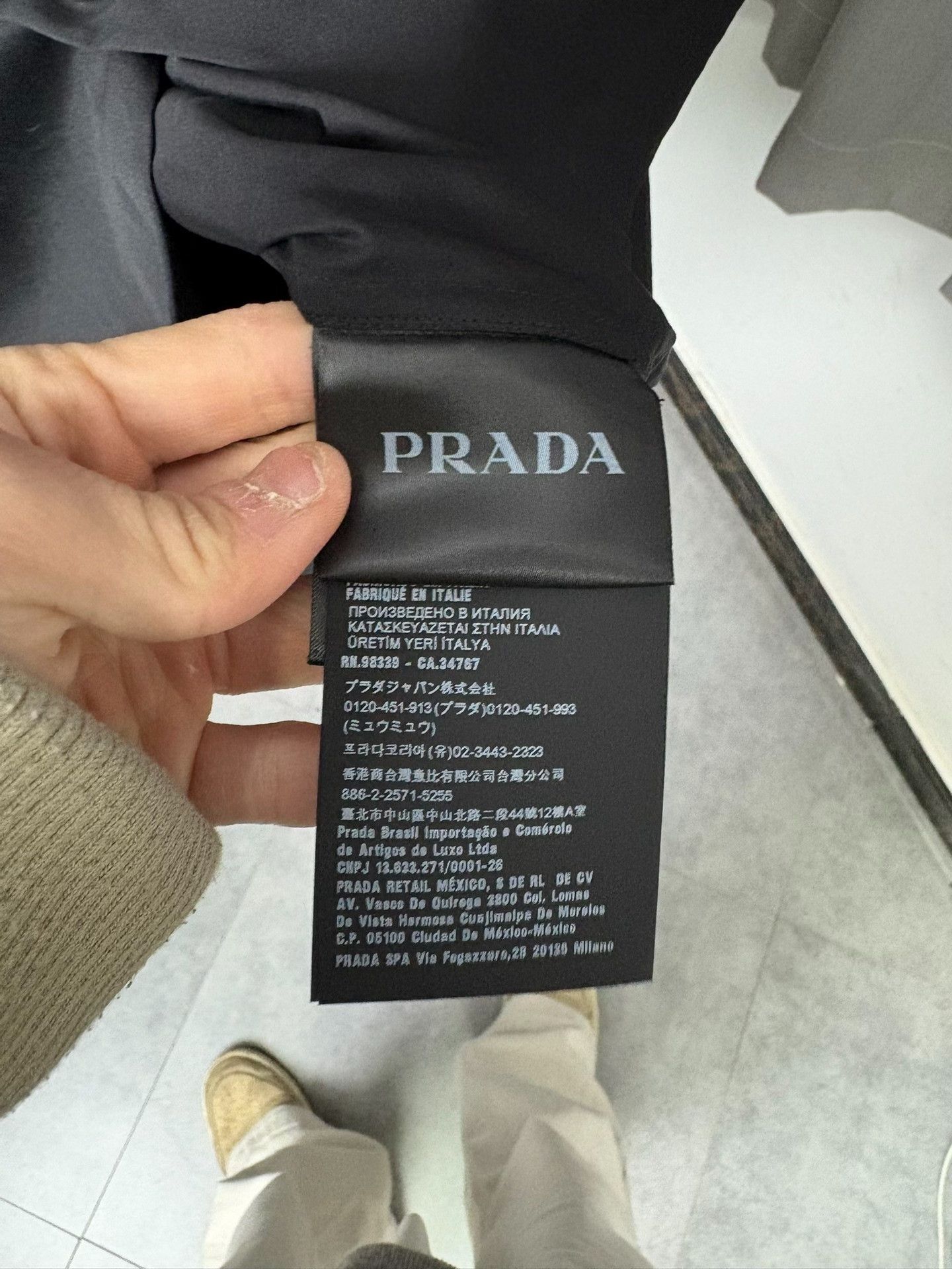 Prada Prada Black Shirt 40 Men Size US M / EU 48-50 / 2 - 5 Thumbnail