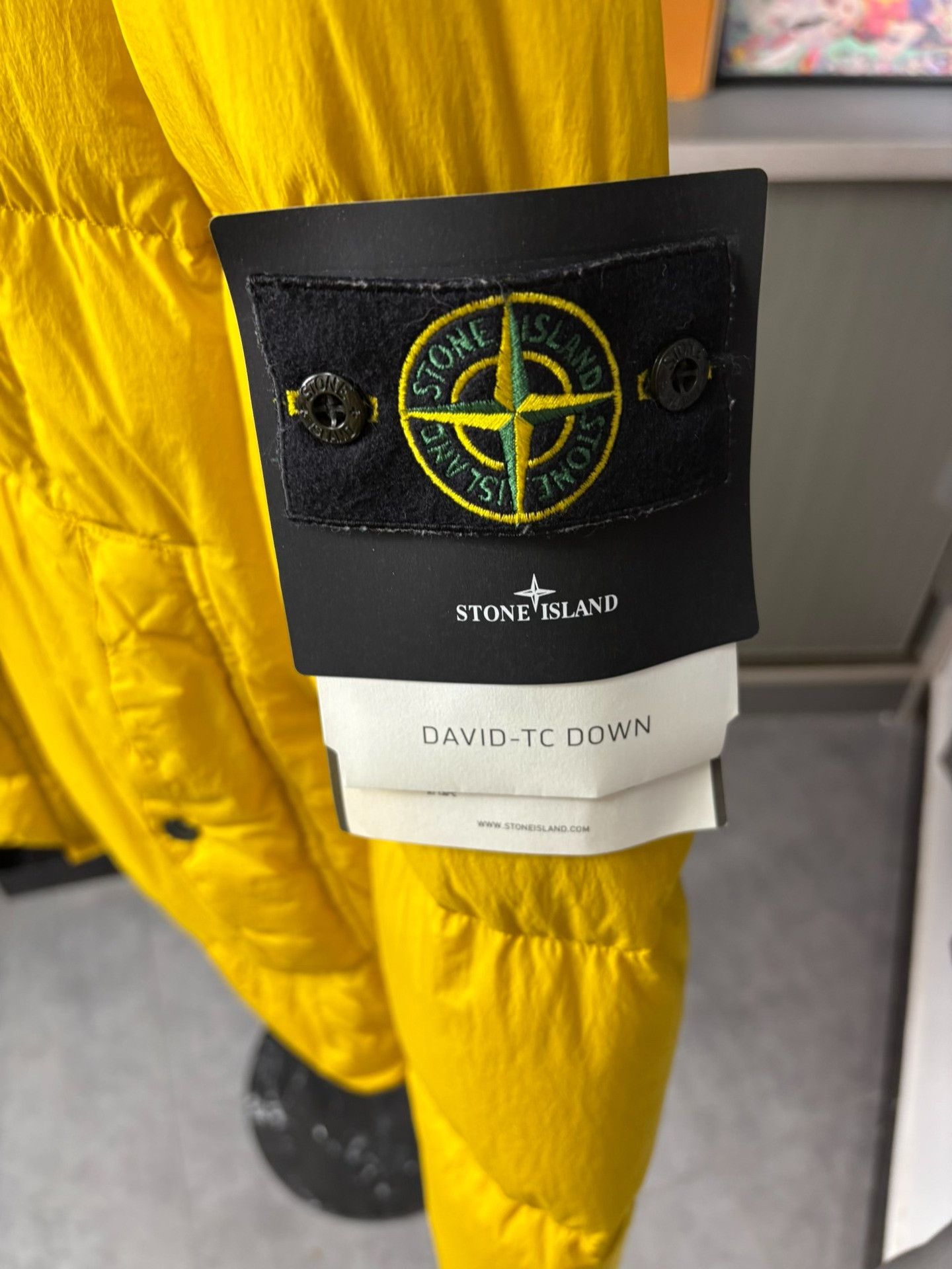 Stone Island Stone Island Down Yellow Heavy Coat XL Men Size US XL / EU 56 / 4 - 2 Thumbnail