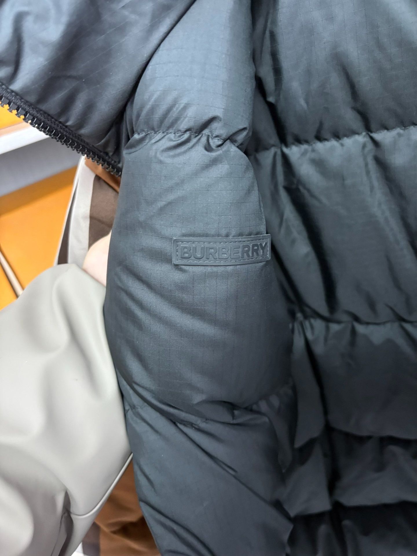 Burberry Burberry Down Plaid Brown Heavy Coat M Men Size US M / EU 48-50 / 2 - 4 Thumbnail