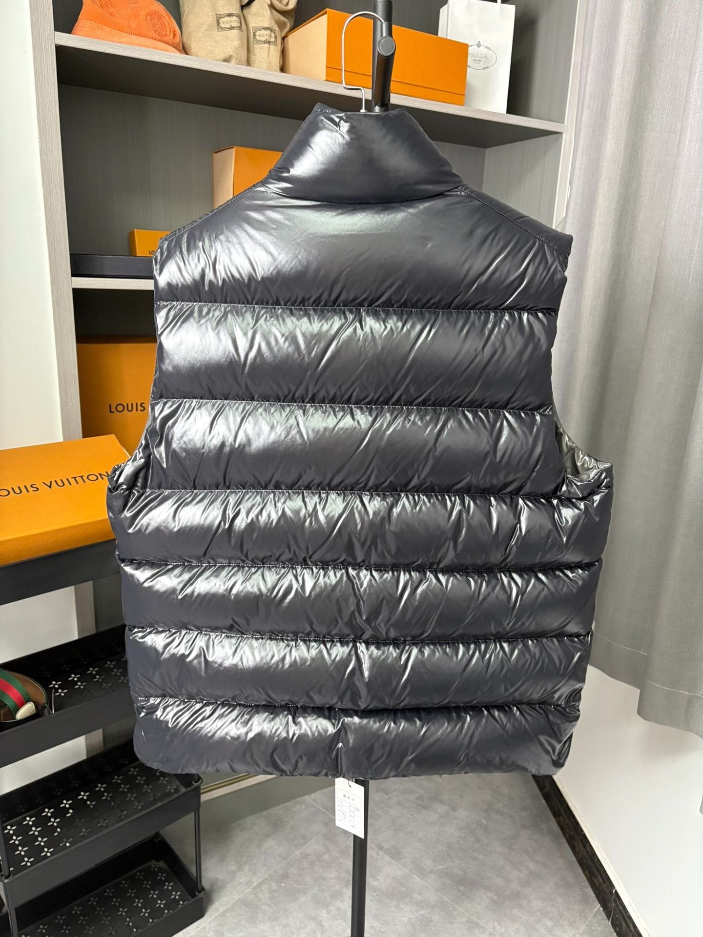Moncler Moncler Down Black Tank Top 6 Men Size US XS / EU 42 / 0 - 3 Thumbnail