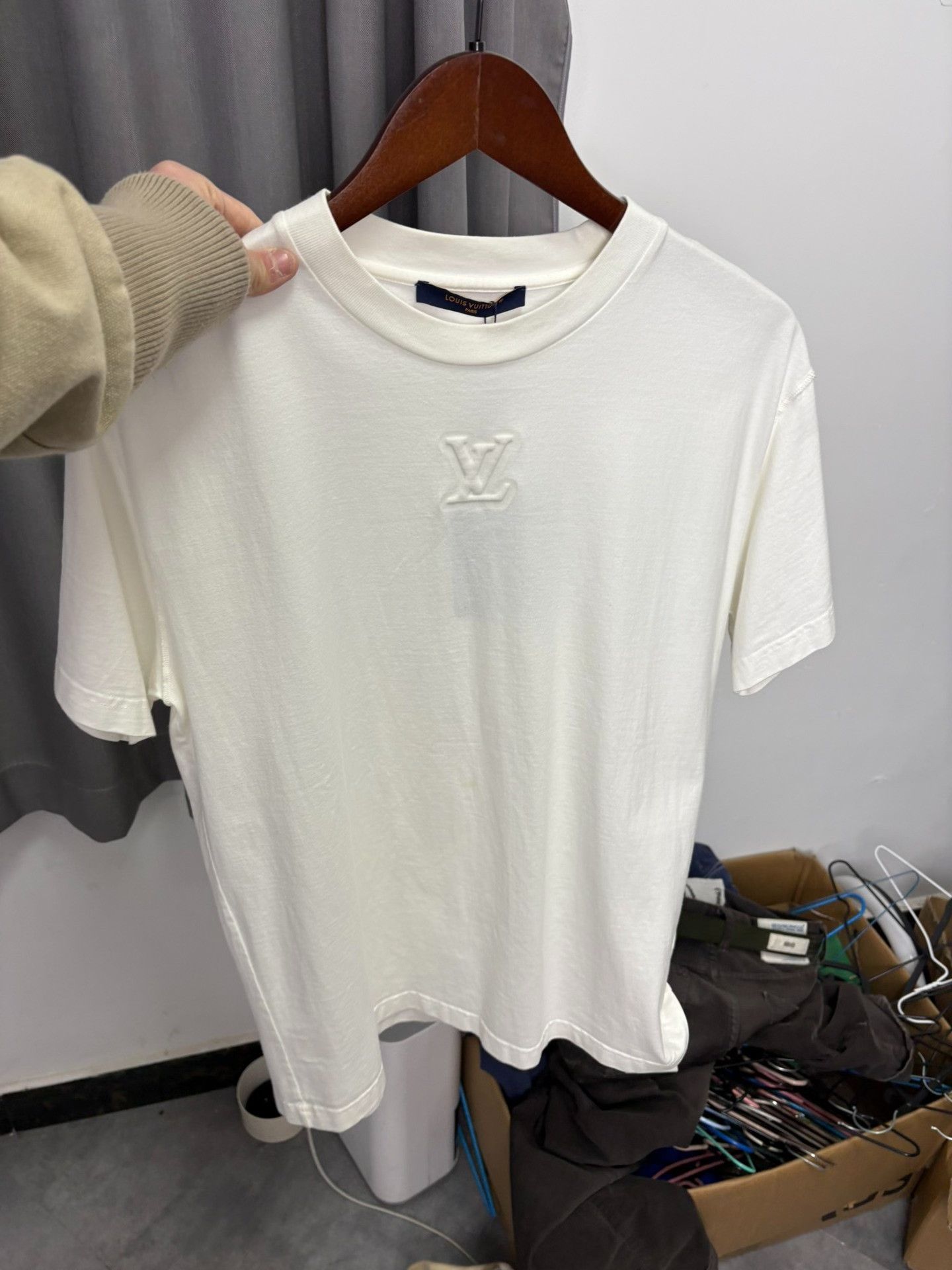 Louis Vuitton Louis Vuitton Retro White T-Shirt S Men Size US S / EU 44-46 / 1 - 8 Thumbnail
