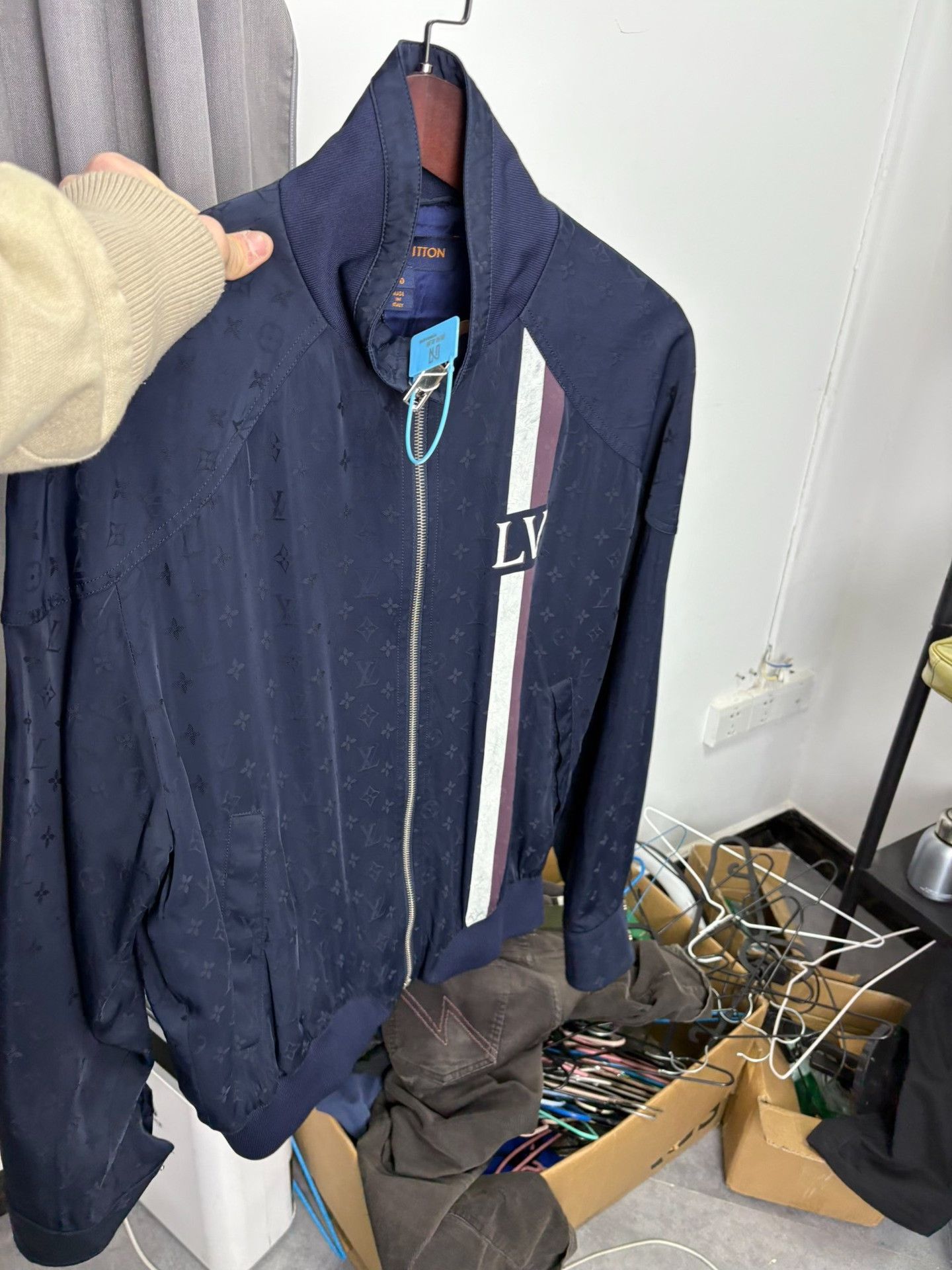 Louis Vuitton Louis Vuitton Blue Light Jacket 40 Men Size US M / EU 48-50 / 2 - 8 Thumbnail
