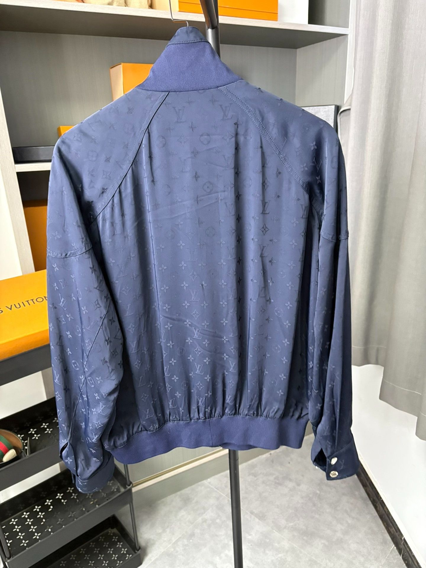 Louis Vuitton Louis Vuitton Blue Light Jacket 40 Men Size US M / EU 48-50 / 2 - 5 Thumbnail