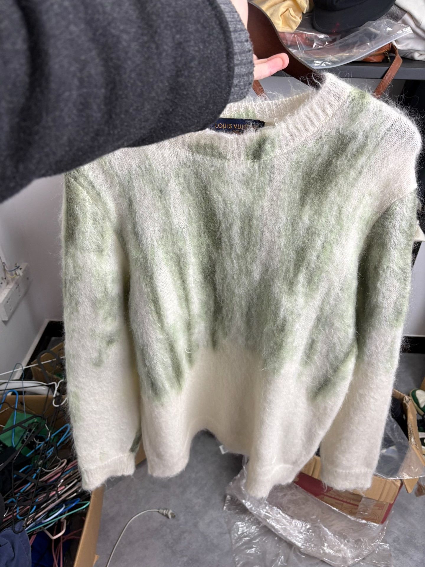 Louis Vuitton Louis Vuitton Green Sweater M Men Size US M / EU 48-50 / 2 - 5 Thumbnail