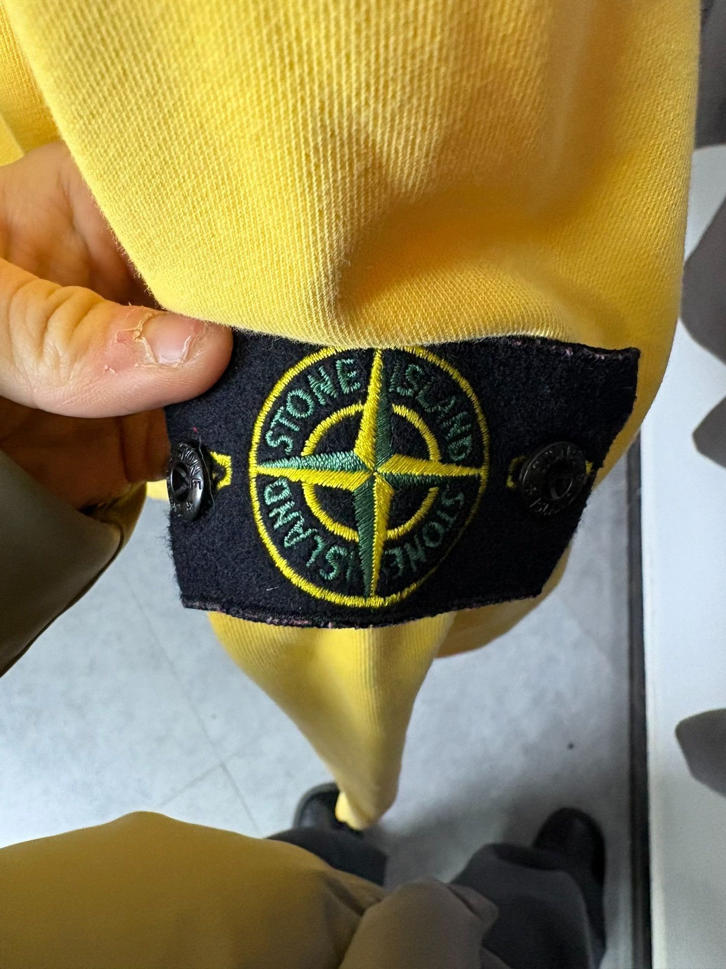 Stone Island Stone Island Yellow Hoodie L Men Size US L / EU 52-54 / 3 - 2 Thumbnail