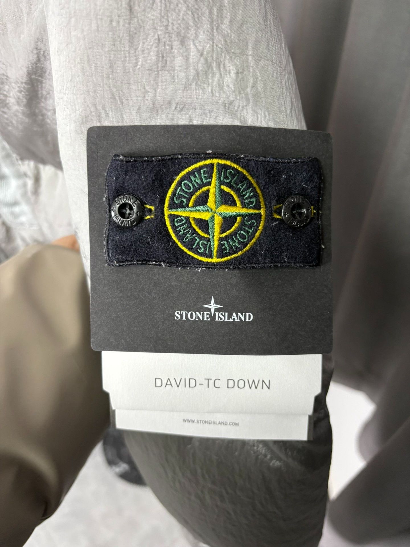 Stone Island Stone Island Nylon Down Silver Heavy Coat L Men Size US L / EU 52-54 / 3 - 2 Thumbnail