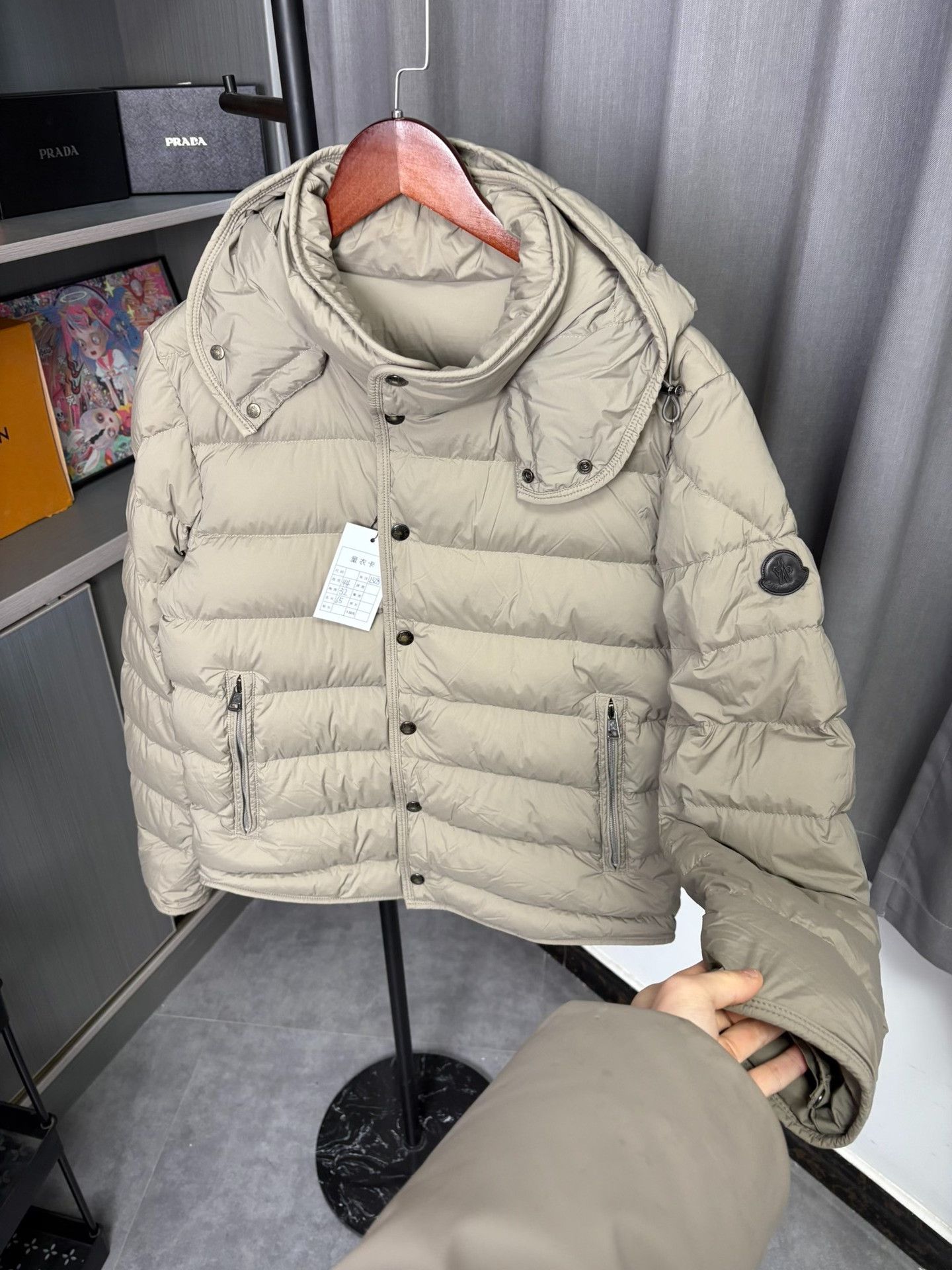 Moncler Moncler Down Beige Heavy Coat L Men Size US L / EU 52-54 / 3 - 5 Thumbnail
