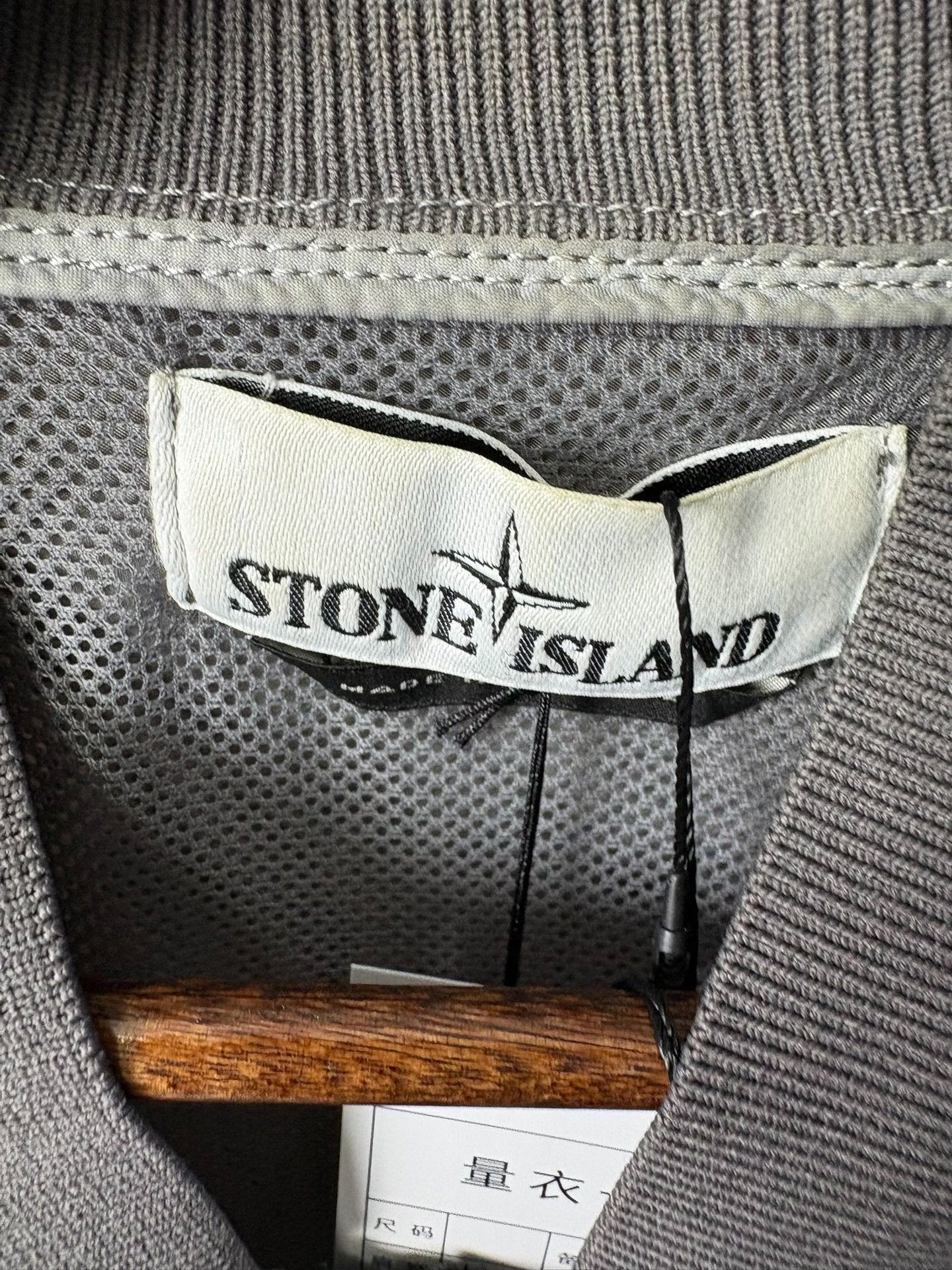 Stone Island Stone Island Reflective White Light Jacket L Men Size US L / EU 52-54 / 3 - 3 Thumbnail