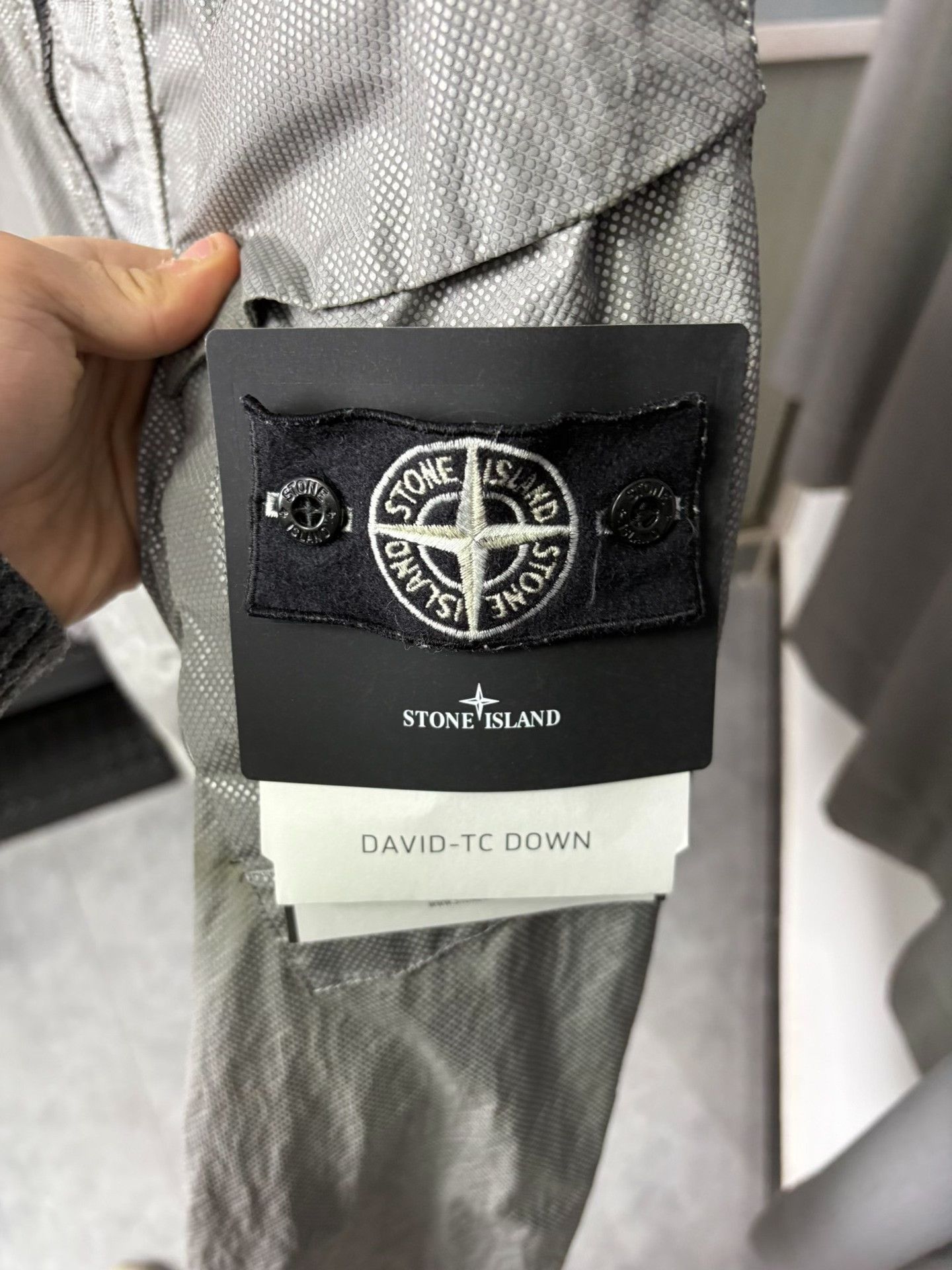 Stone Island Stone Island Reflective White Light Jacket L Men Size US L / EU 52-54 / 3 - 2 Thumbnail