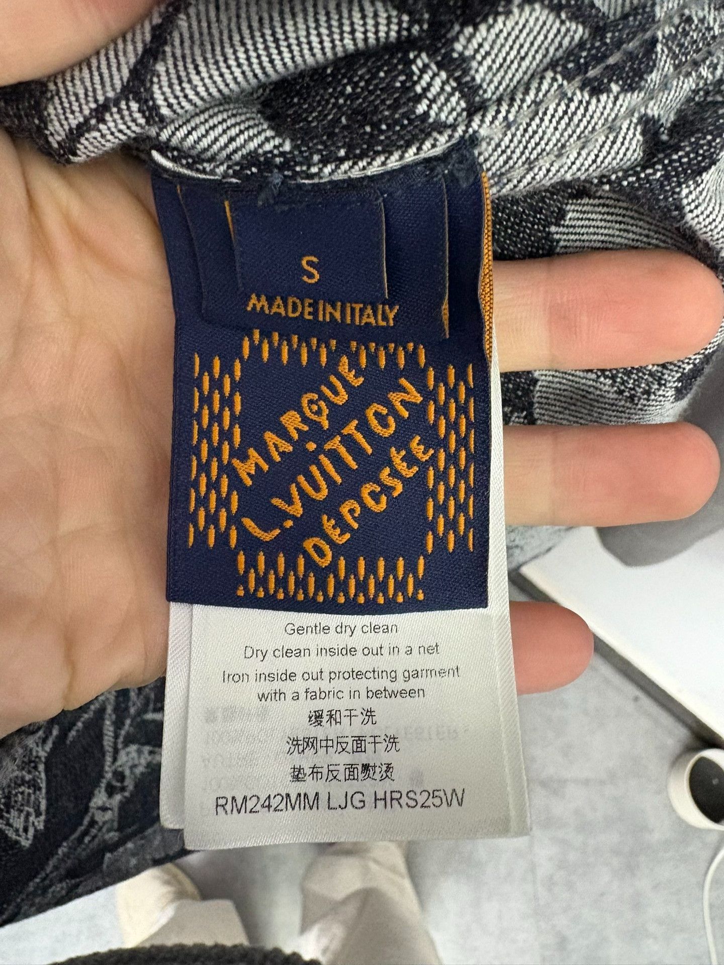 Louis Vuitton Louis Vuitton Denim Embroidered Shirt S Men Size US S / EU 44-46 / 1 - 5 Thumbnail