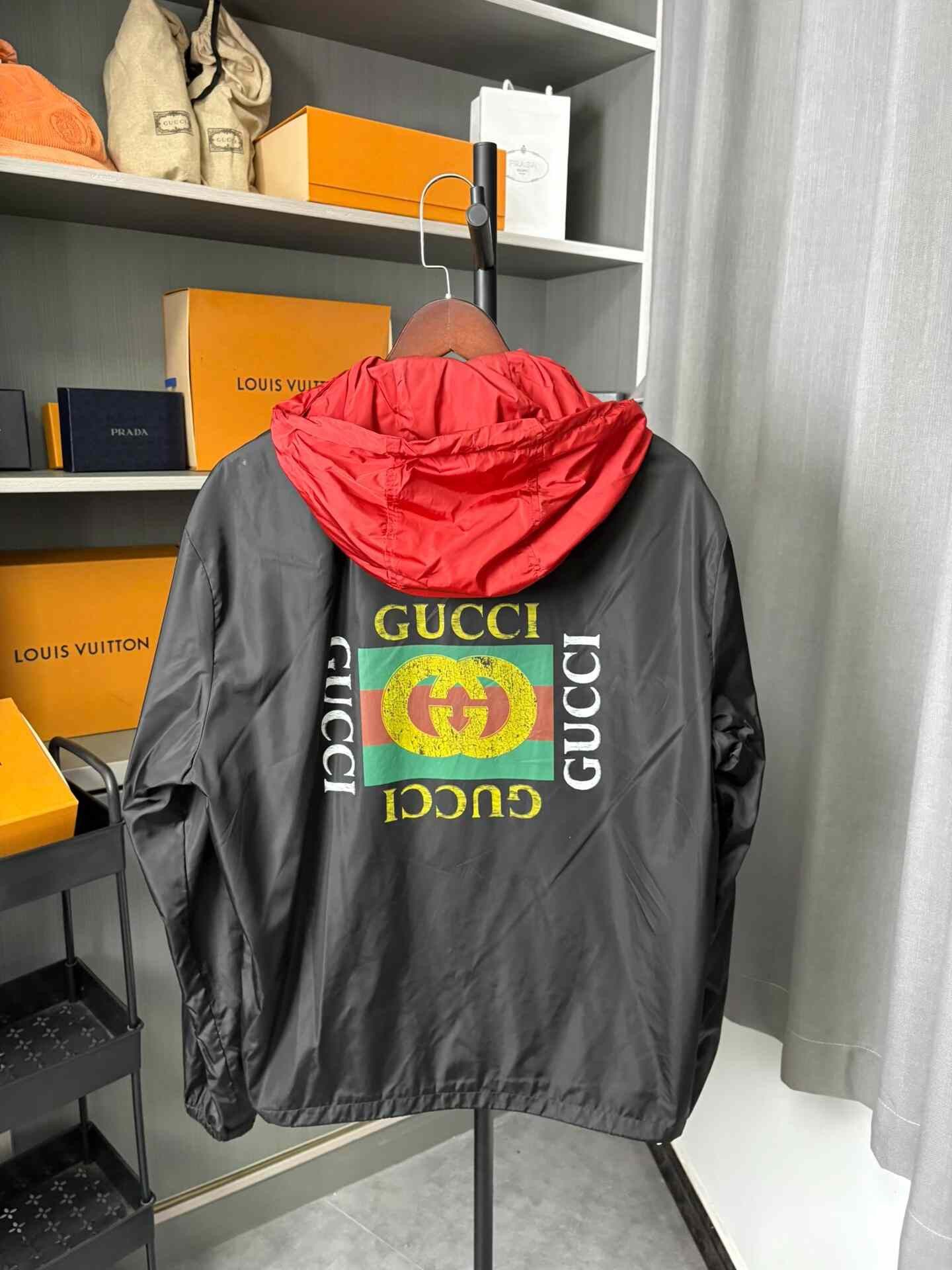 Gucci Gucci Retro Black Light Jacket 50 Men Size US XL / EU 56 / 4 - 4 Thumbnail