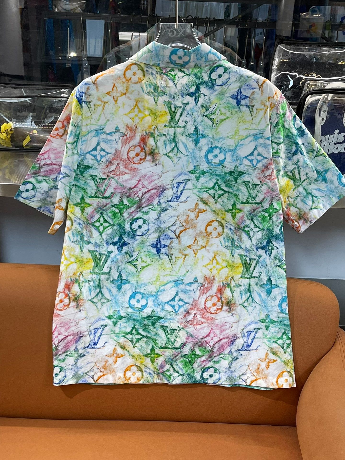 Louis Vuitton Louis Vuitton Men's All-Over Logo Shirt Size US L / EU 52-54 / 3 - 3 Thumbnail