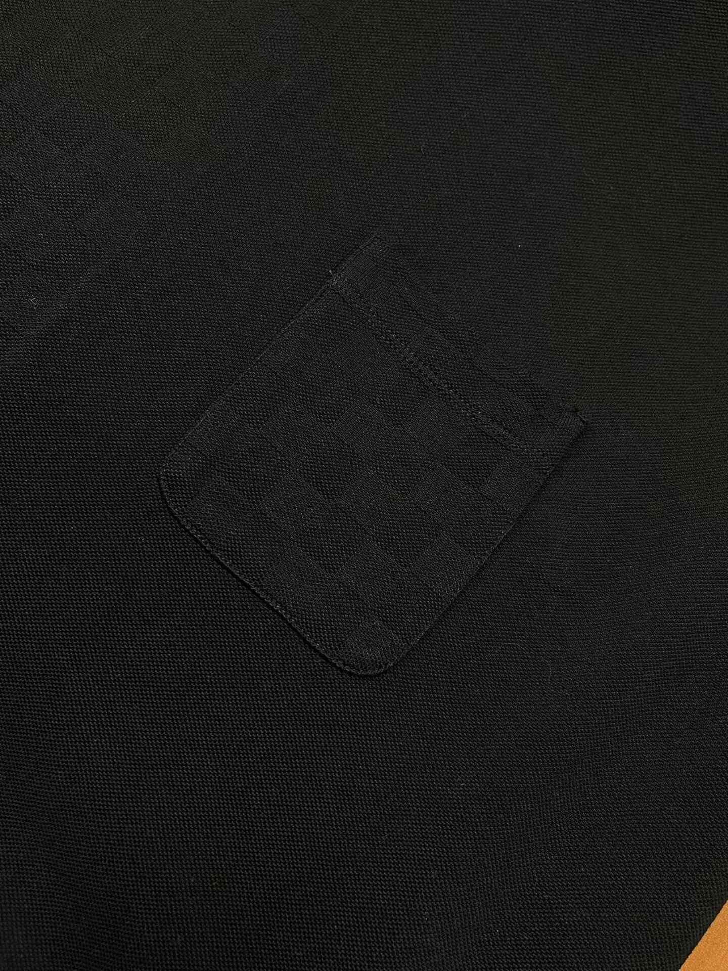 Louis Vuitton Louis Vuitton Men's Solid Short-Sleeve T-Shirt Size US XL / EU 56 / 4 - 3 Thumbnail