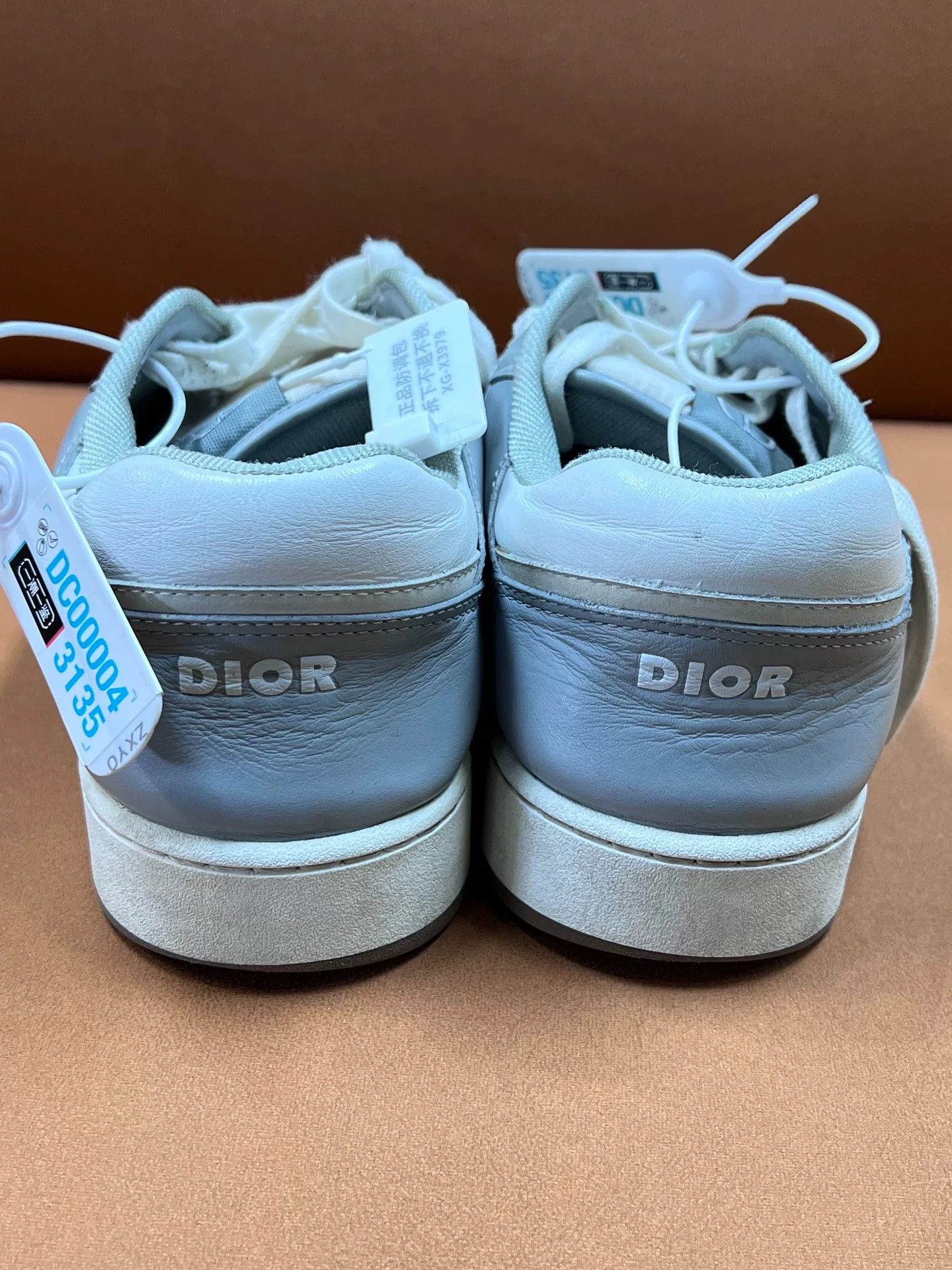 Dior DIOR B27 Low-Top Men's Gray Sneakers Size US 11 / EU 44 - 4 Thumbnail