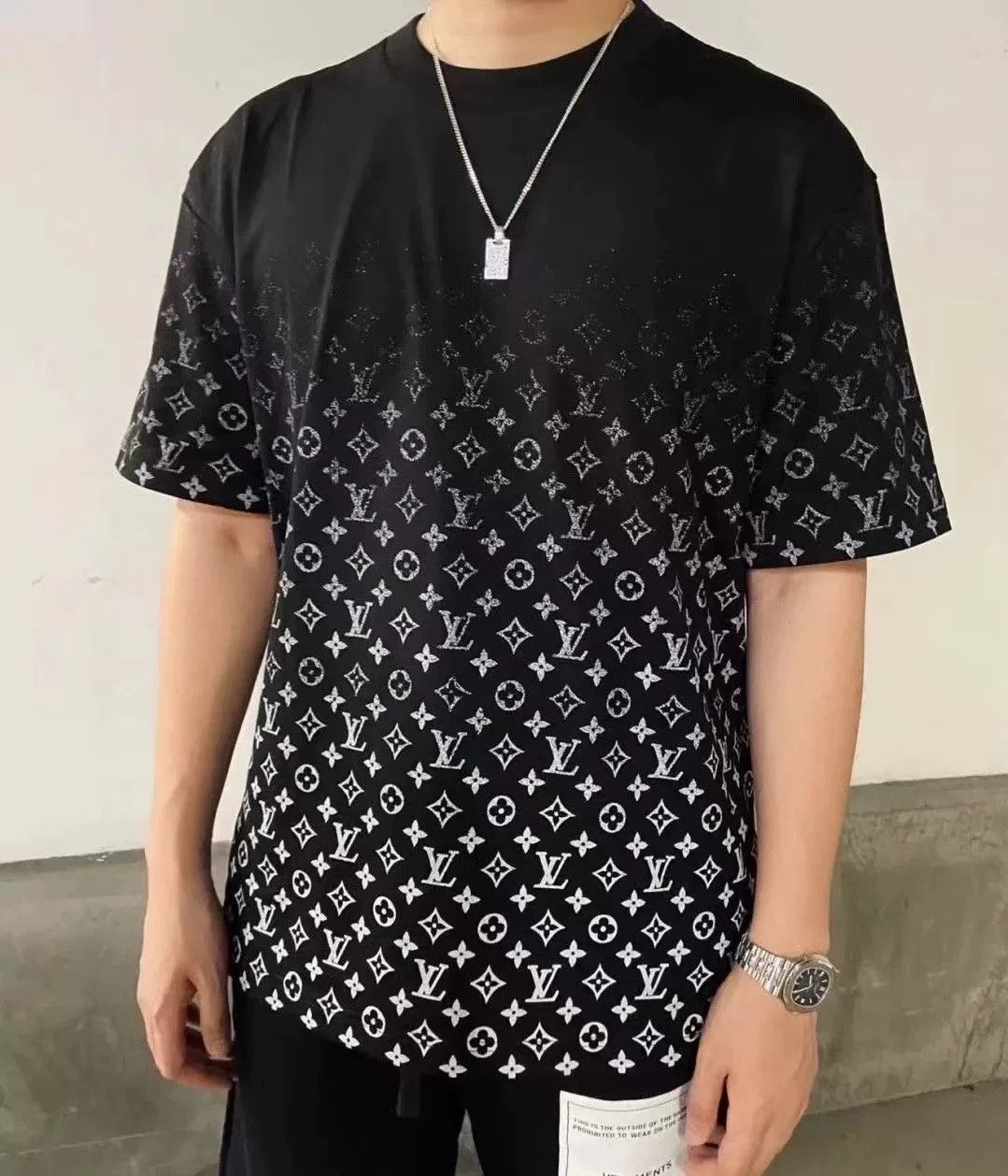 Louis Vuitton Louis Vuitton All-over Logo Gradient T-shirt Men's Size US L / EU 52-54 / 3 - 7 Thumbnail