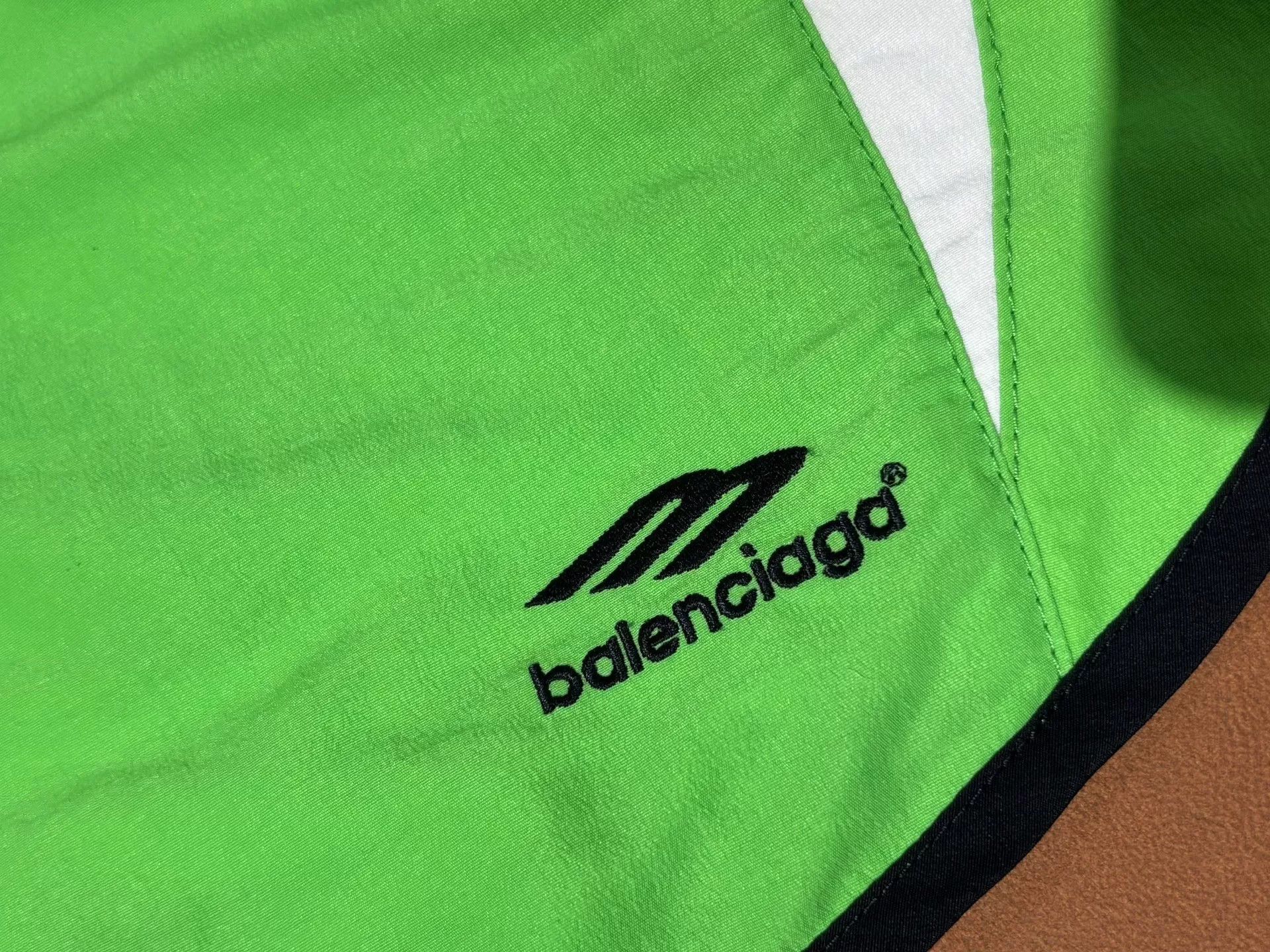 Balenciaga Balenciaga Logo Green Gym Shorts Size US 35 - 3 Thumbnail