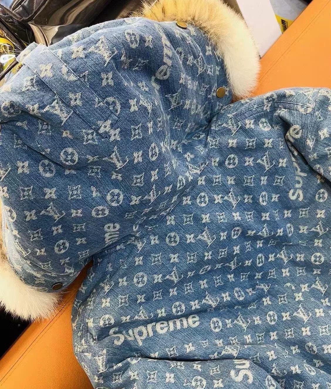 Louis Vuitton LV x Supreme Denim Logo Fur Collar Jacket Size US L / EU 52-54 / 3 - 4 Thumbnail