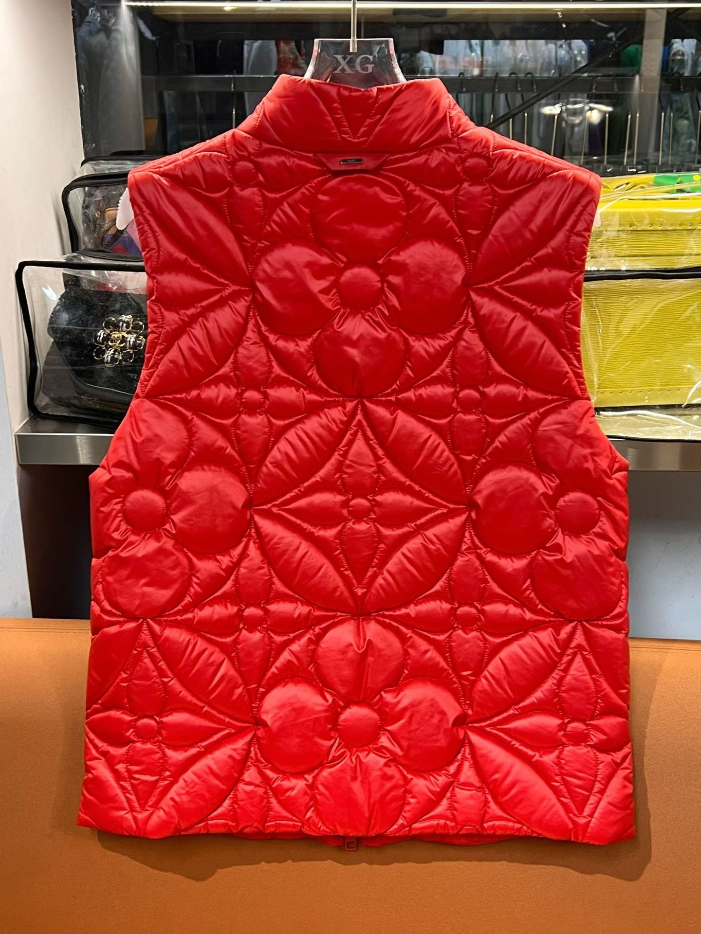 Louis Vuitton Louis Vuitton Monogram Quilted Zip Vest Size US M / EU 48-50 / 2 - 2 Thumbnail