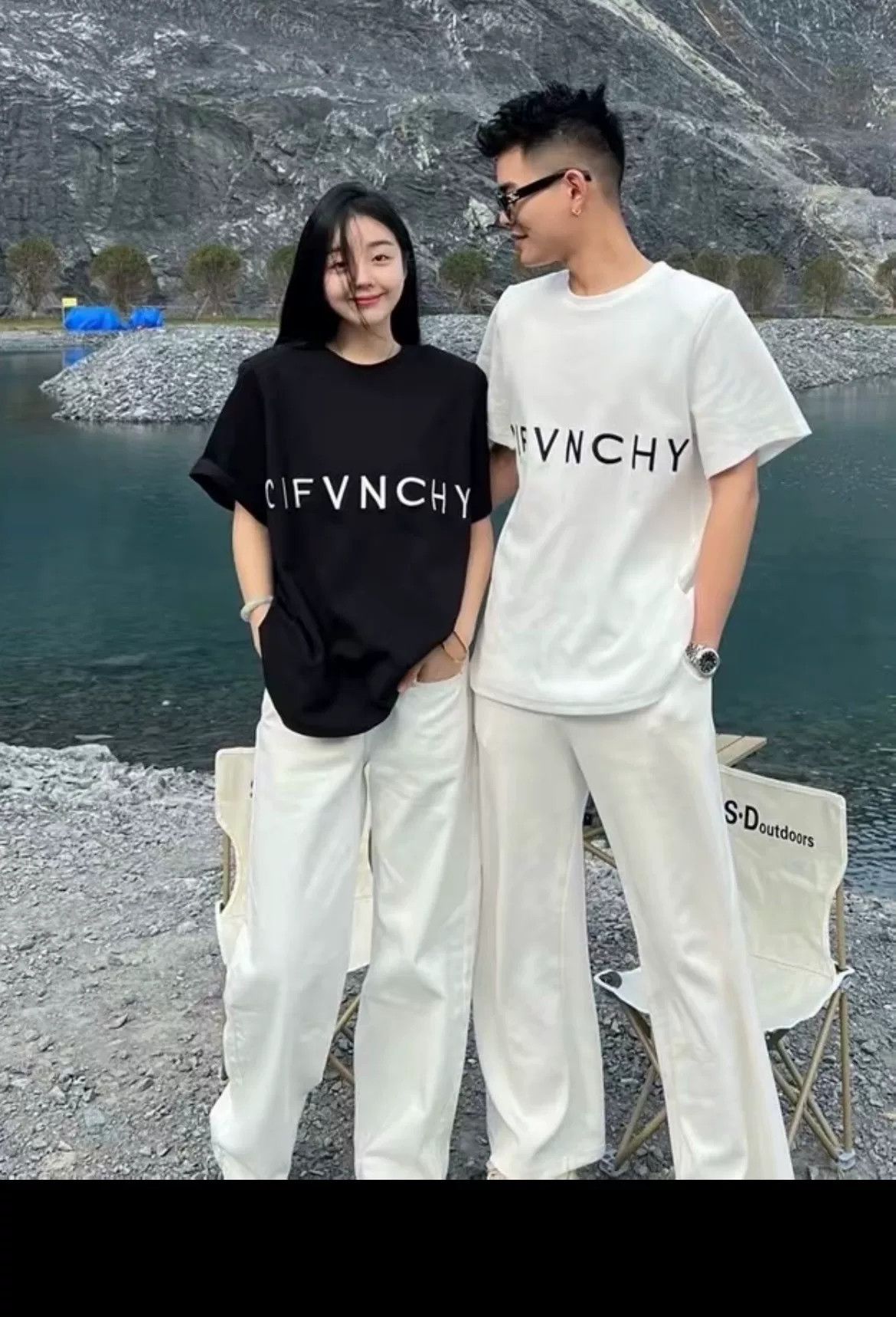 Givenchy Givenchy FW22 Archetype Logo Men's T-Shirt Size US XL / EU 56 / 4 - 8 Thumbnail