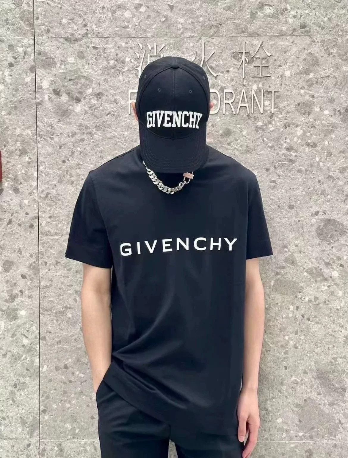 Givenchy Givenchy FW22 Archetype Logo Men's T-Shirt Size US XL / EU 56 / 4 - 6 Thumbnail