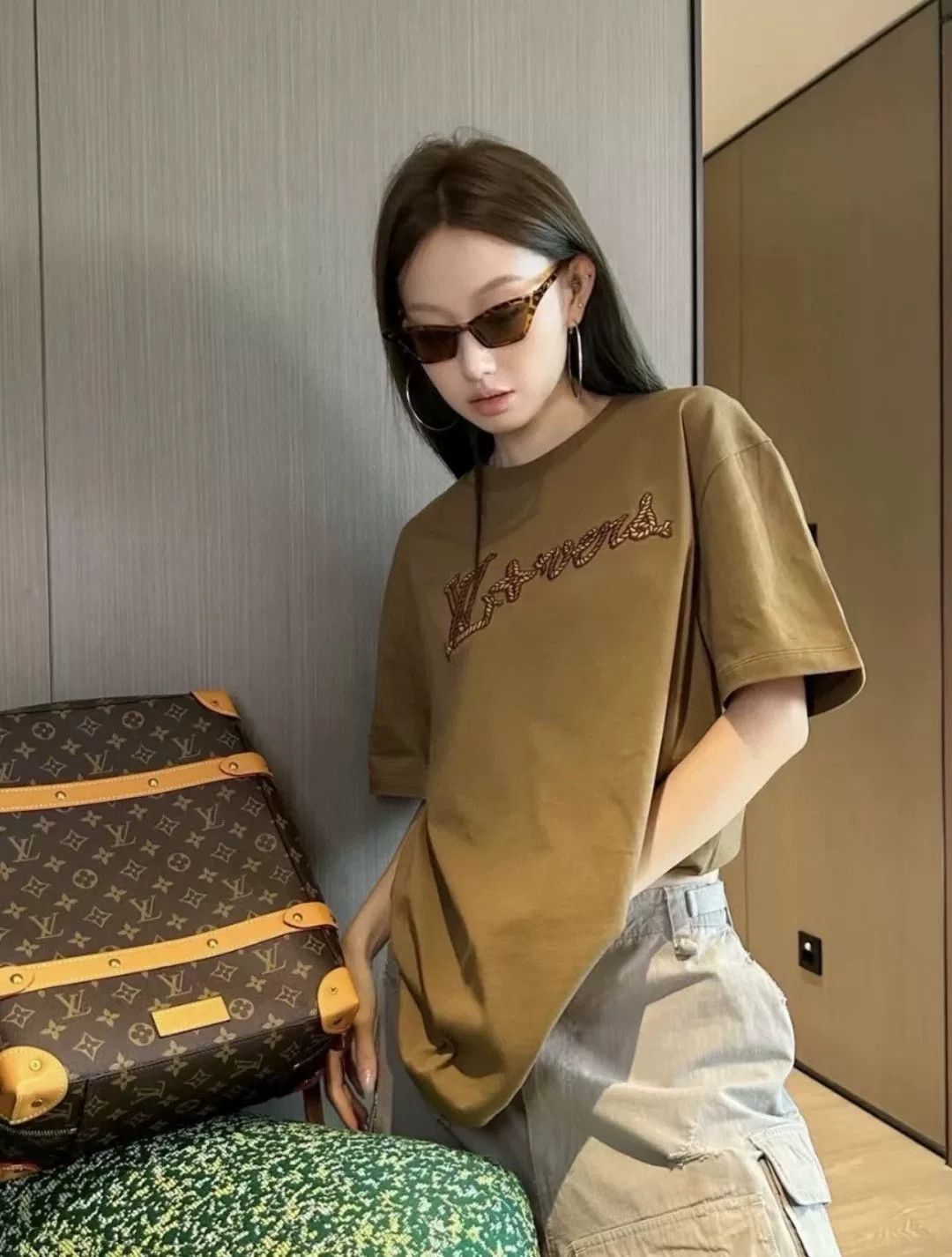 Louis Vuitton Louis Vuitton FW24 Solid Logo Embroidered T-Shirt Size US M / EU 48-50 / 2 - 9 Thumbnail