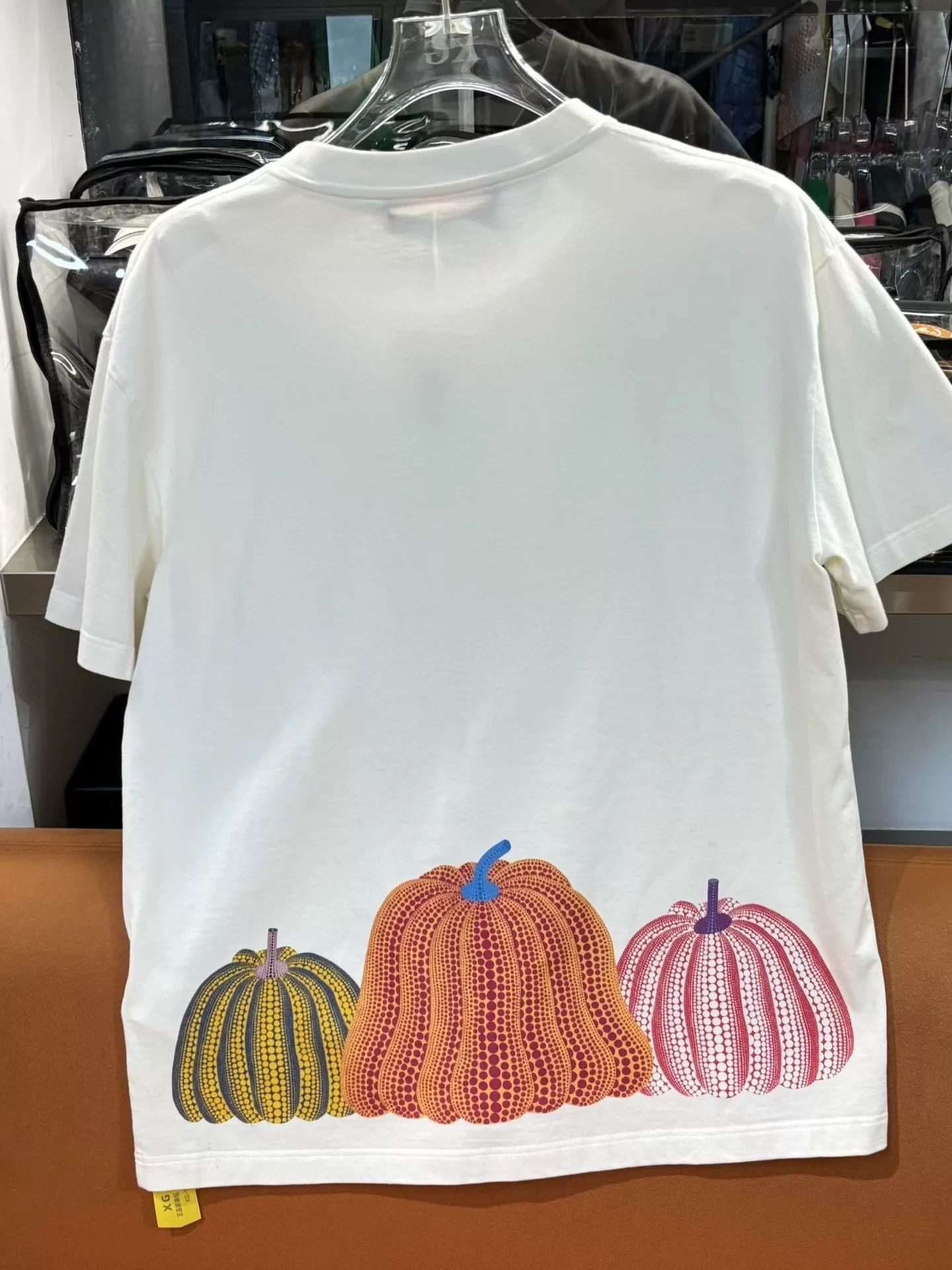 Louis Vuitton Louis Vuitton x Yayoi Kusama Pumpkin Print T-Shirt Size US M / EU 48-50 / 2 - 2 Thumbnail