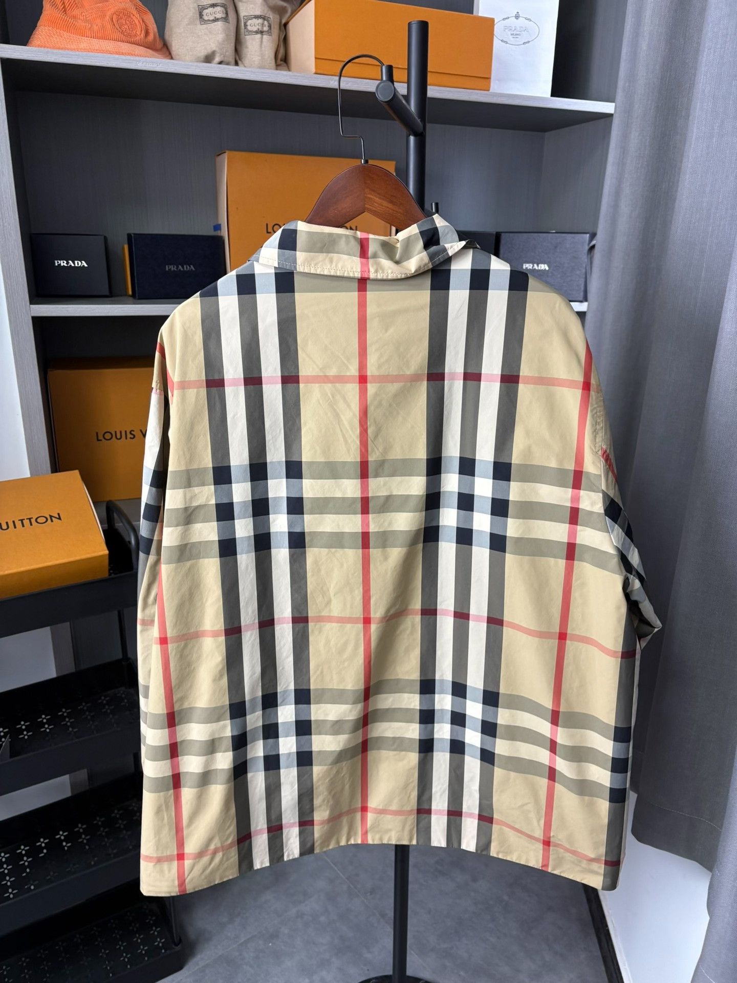 Burberry Burberry Plaid Light Jacket XL Men Size US XL / EU 56 / 4 - 2 Thumbnail