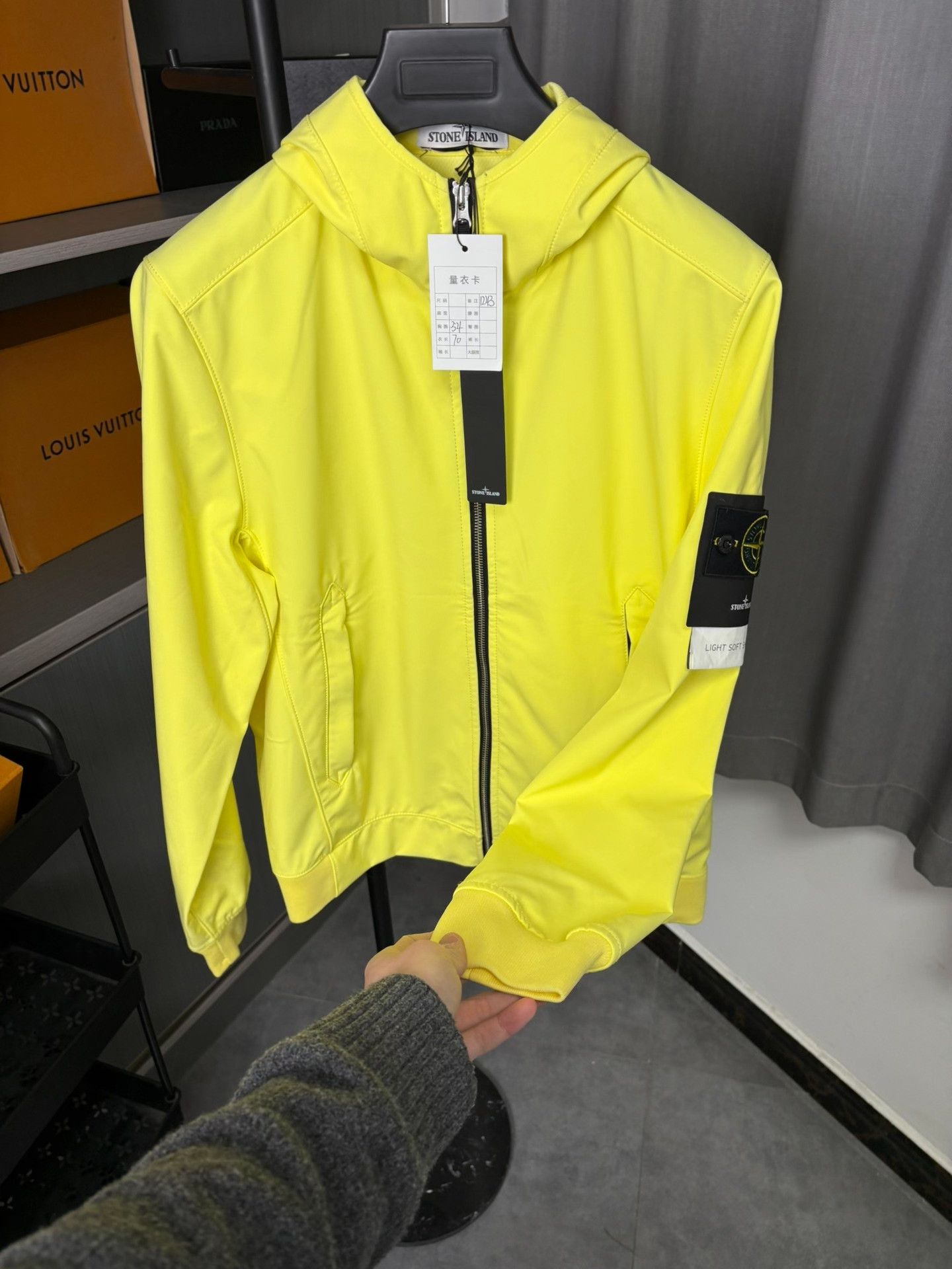 Stone Island Stone Island Glow Yellow Light Jacket M Men Size US M / EU 48-50 / 2 - 7 Thumbnail