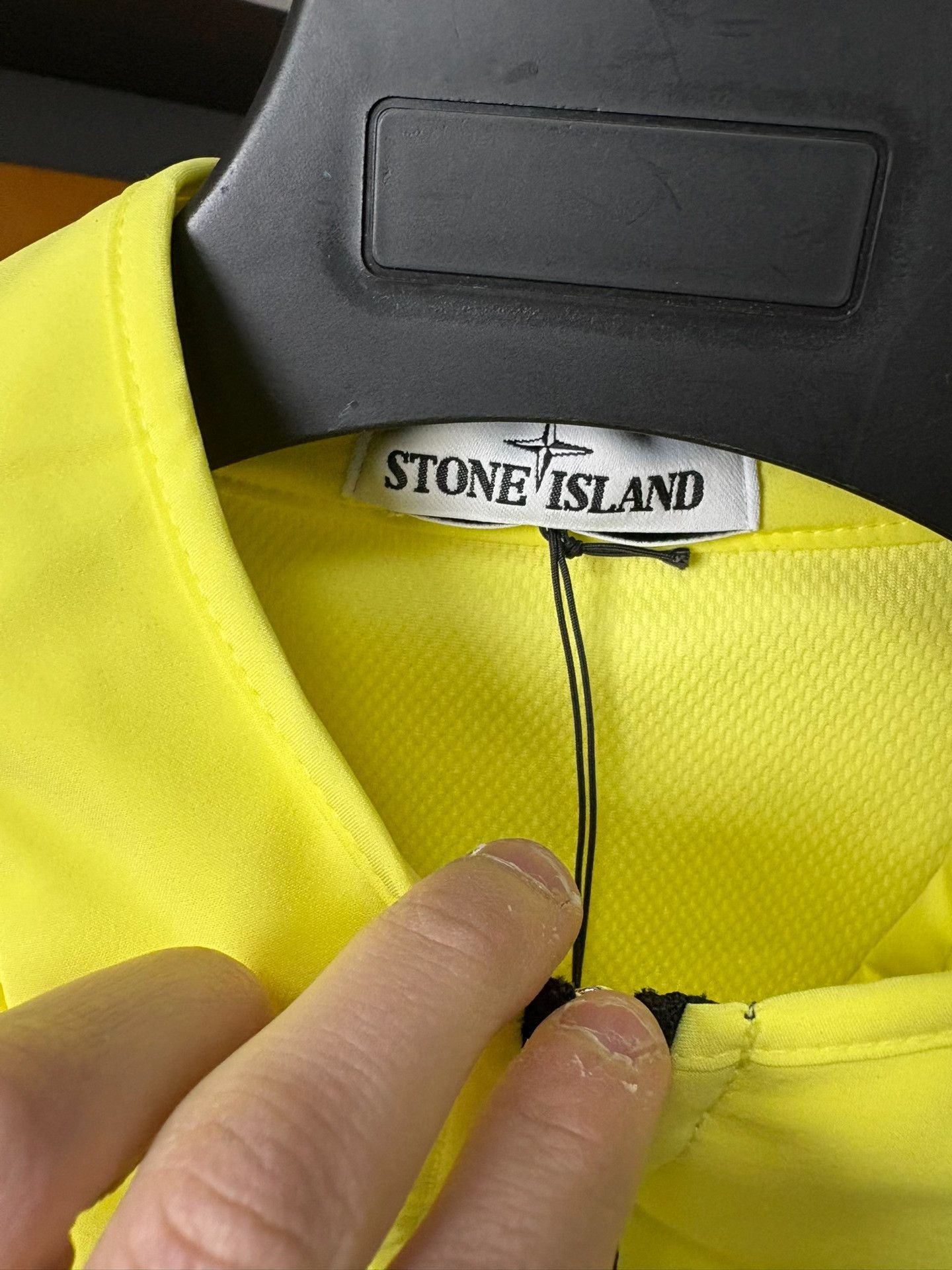 Stone Island Stone Island Glow Yellow Light Jacket XL Men Size US XL / EU 56 / 4 - 3 Thumbnail