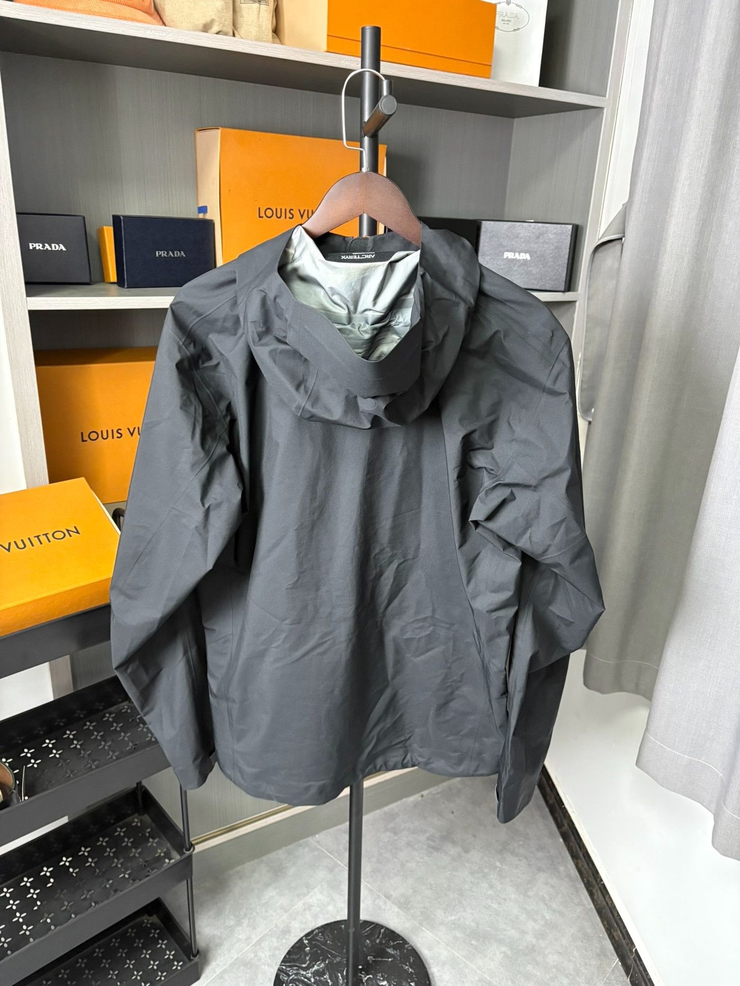 Arc'teryx Arc'teryx Orange Light Jacket S Men Size US S / EU 44-46 / 1 - 2 Thumbnail