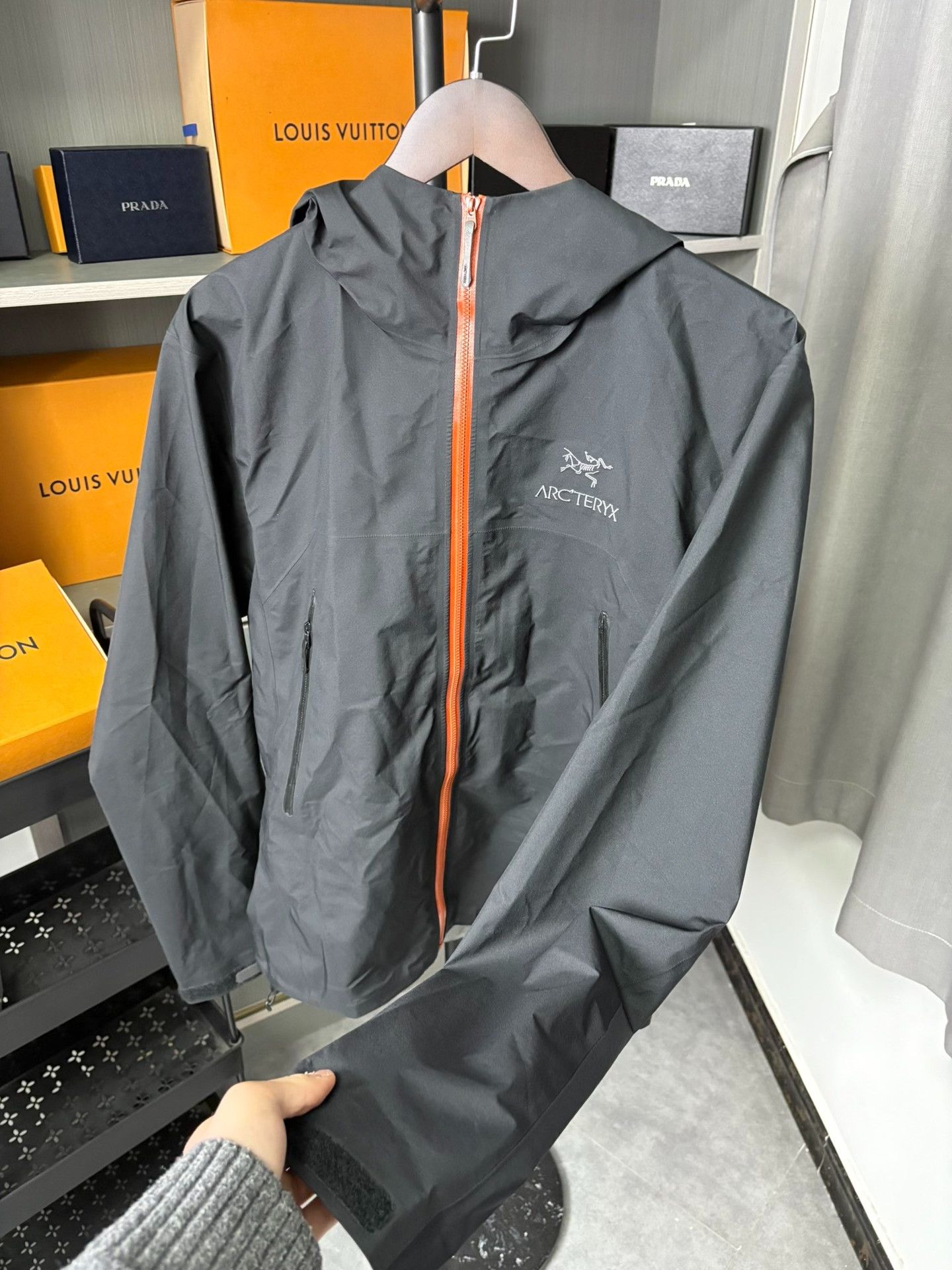 Arc'teryx Arc'teryx Orange Light Jacket S Men Size US S / EU 44-46 / 1 - 7 Thumbnail
