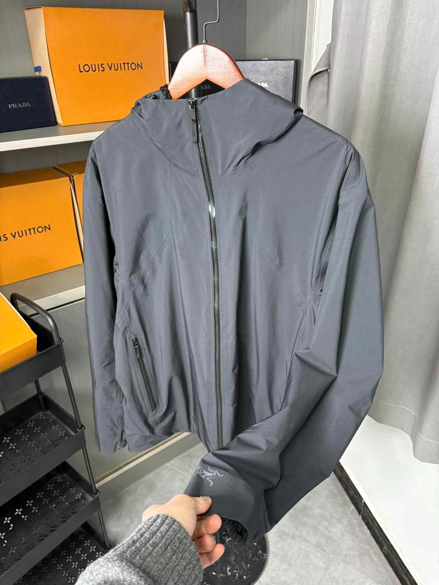Arc'teryx Arc'teryx Lightweight Black Light Jacket XL Men Size US XL / EU 56 / 4 - 8 Thumbnail