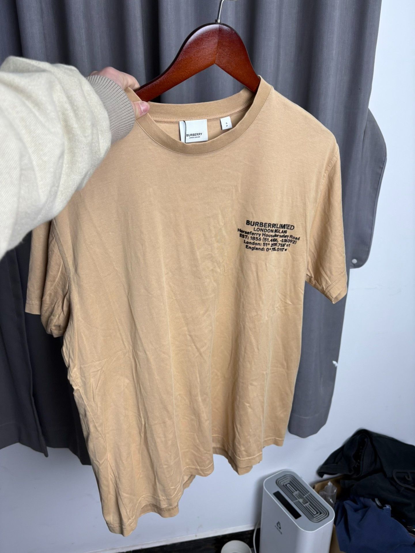 Burberry Burberry Beige T-Shirt S Men Size US S / EU 44-46 / 1 - 7 Thumbnail