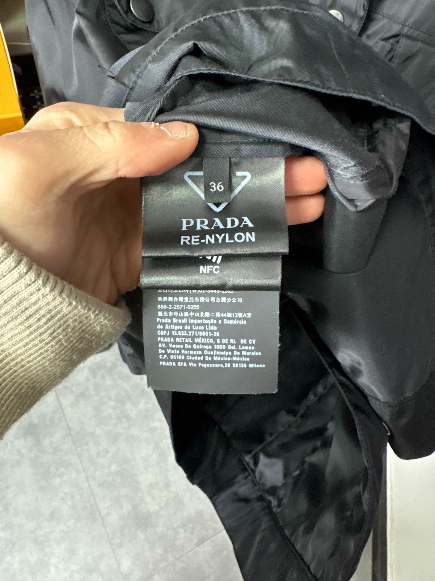Prada Prada Nylon Black Light Jacket 36 Men Size US S / EU 44-46 / 1 - 4 Thumbnail