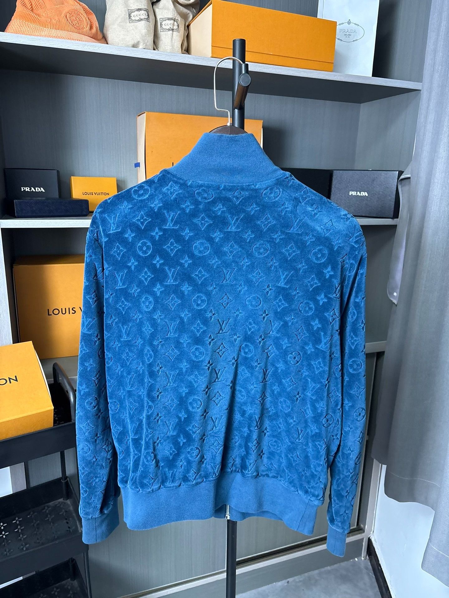 Louis Vuitton Louis Vuitton Retro Blue Jacket M Women Size M / US 6-8 / IT 42-44 - 4 Thumbnail